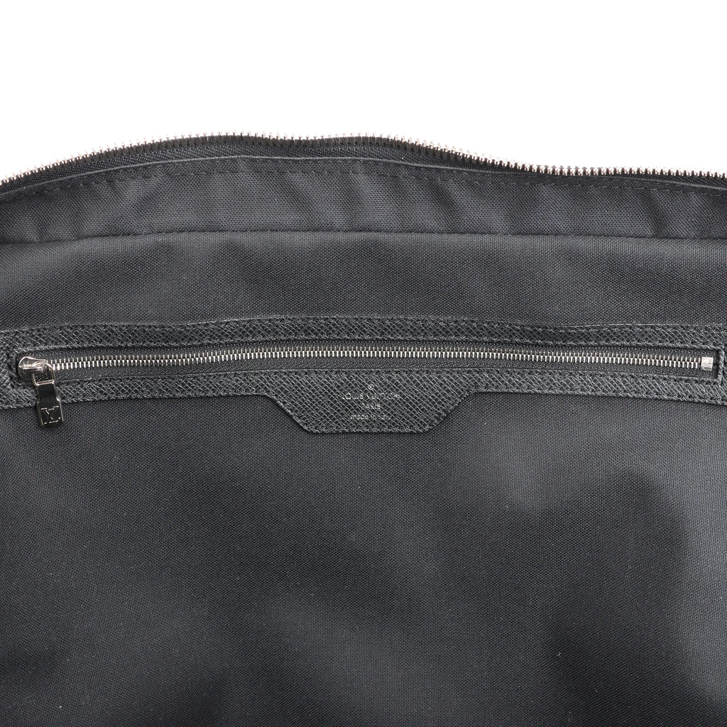 Louis Vuitton Porte Alexander Taiga Leather Handbag in Black M31162