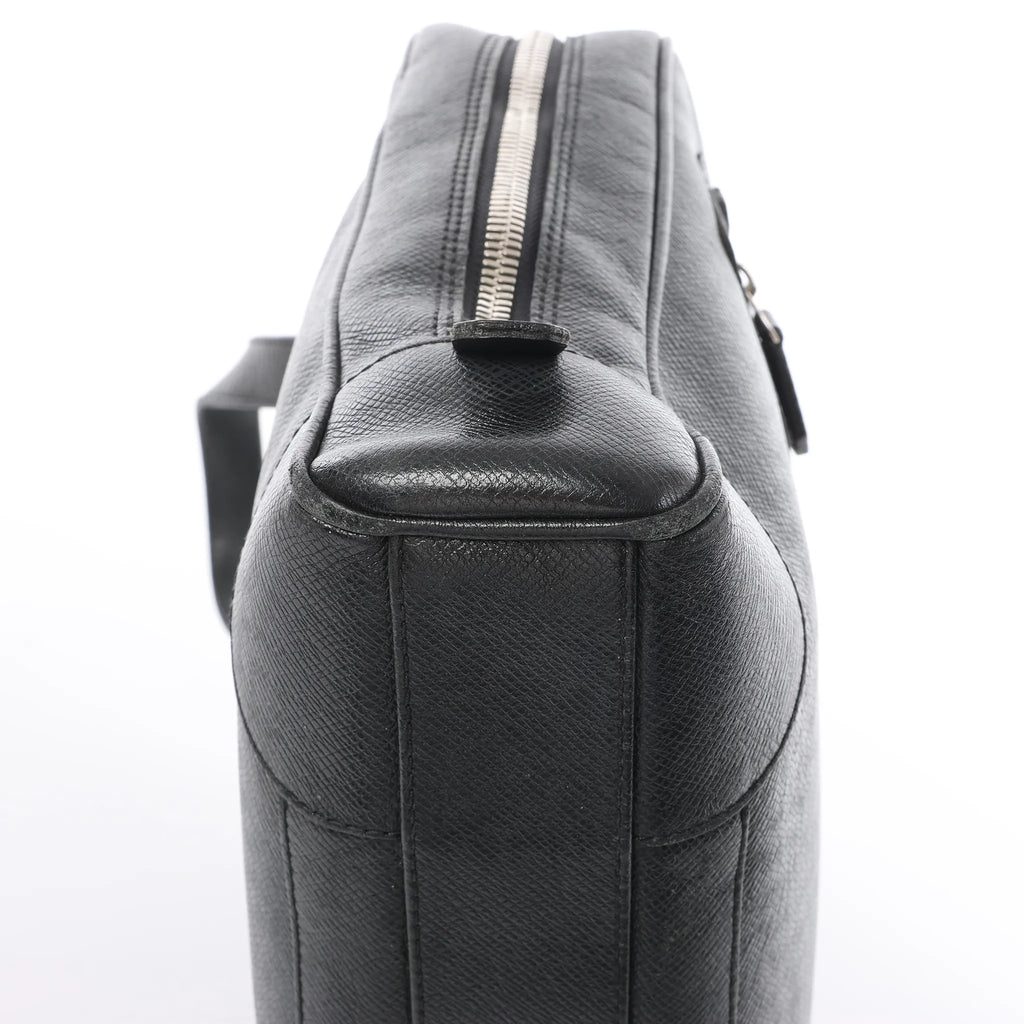 Louis Vuitton Alexander Taiga Leather Handbag in Black M31162