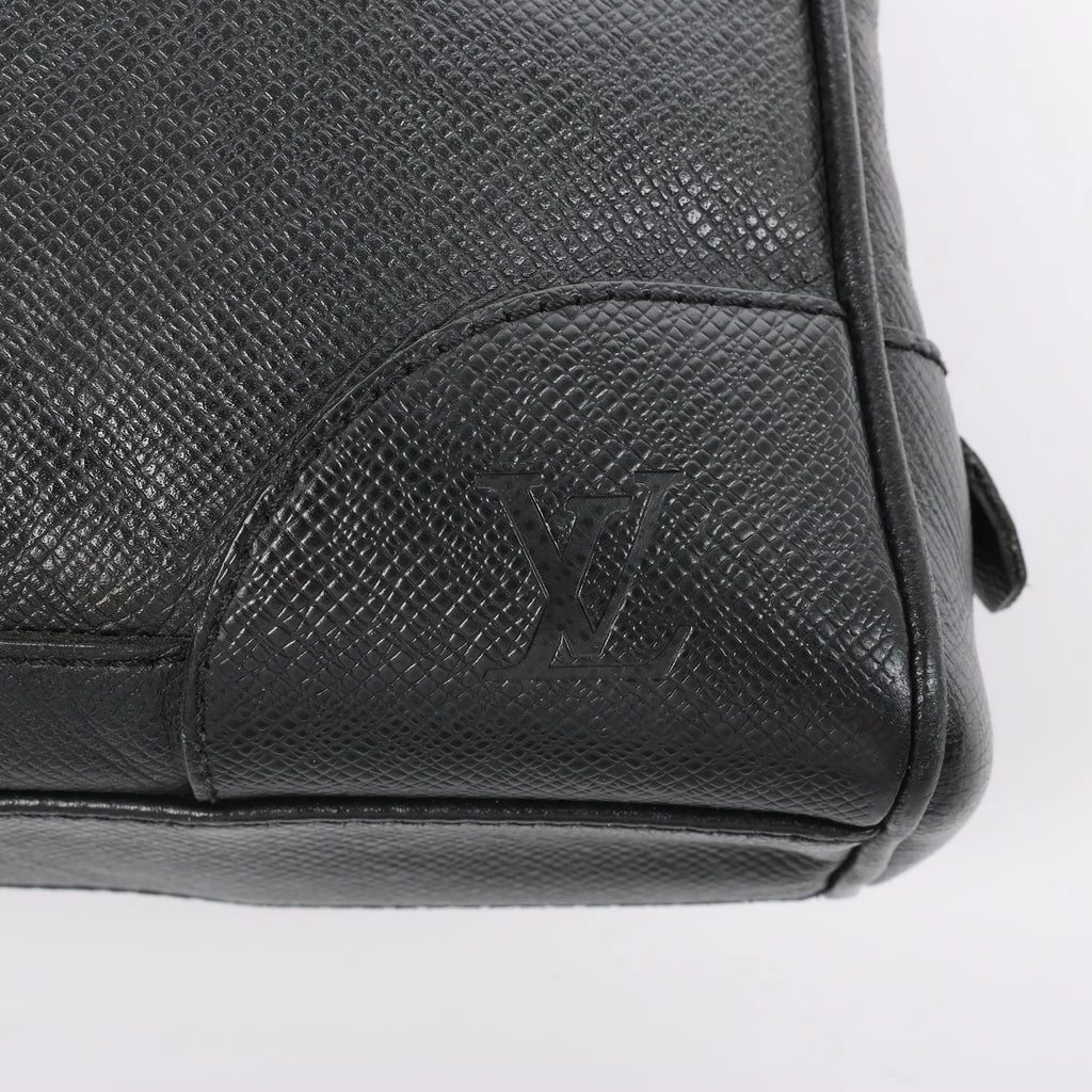Louis Vuitton Alexander Taiga Leather Handbag in Black M31162