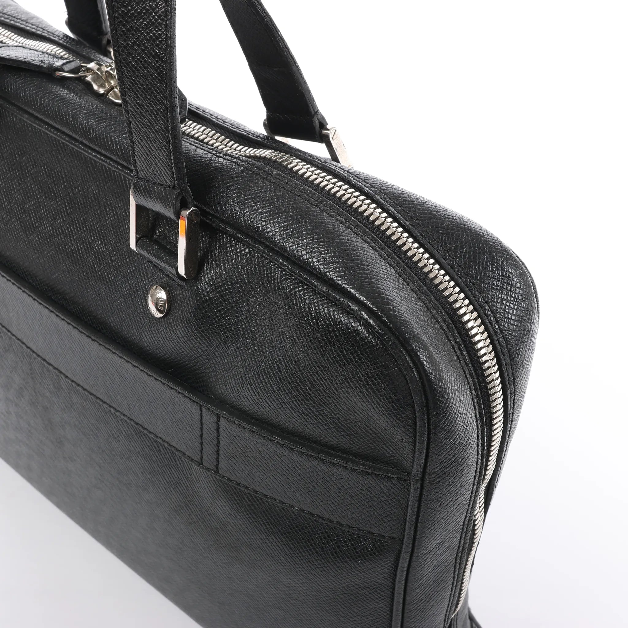 Louis Vuitton Alexander Taiga Leather Handbag in Black M31162