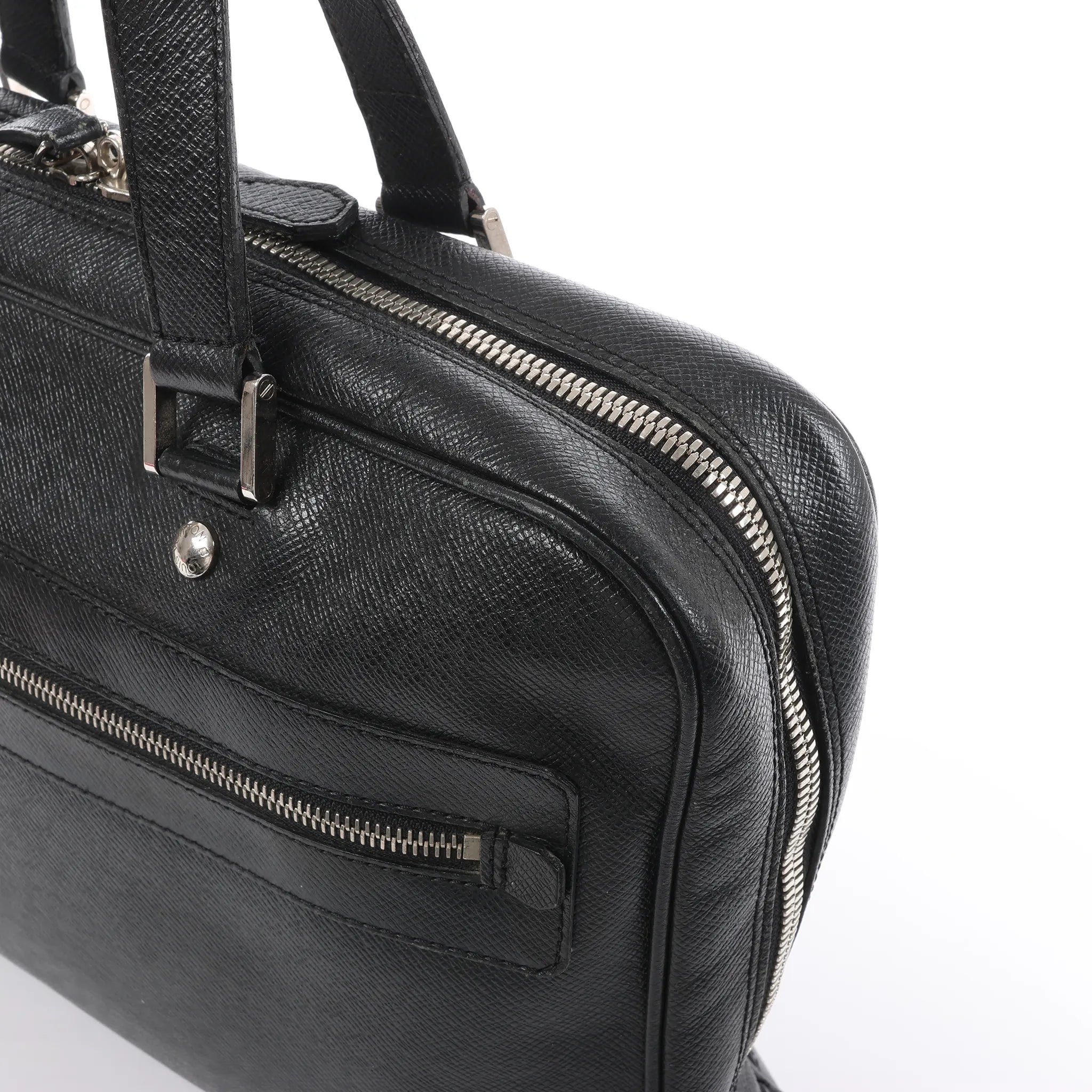 Louis Vuitton Alexander Taiga Leather Handbag in Black M31162