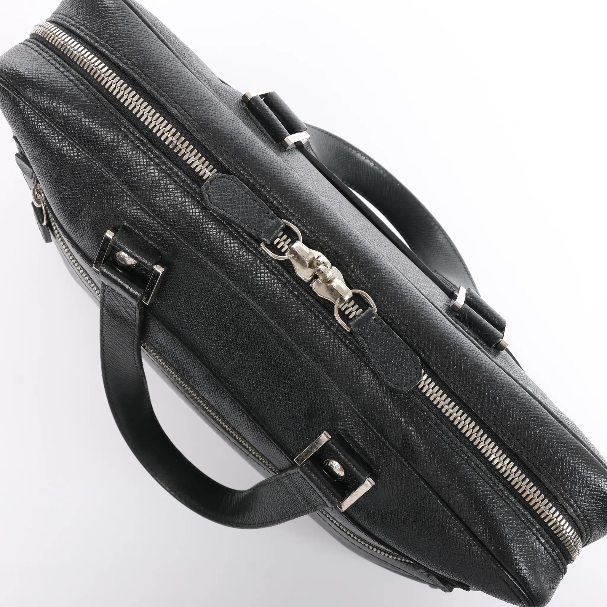 Louis Vuitton Alexander Taiga Leather Handbag in Black M31162