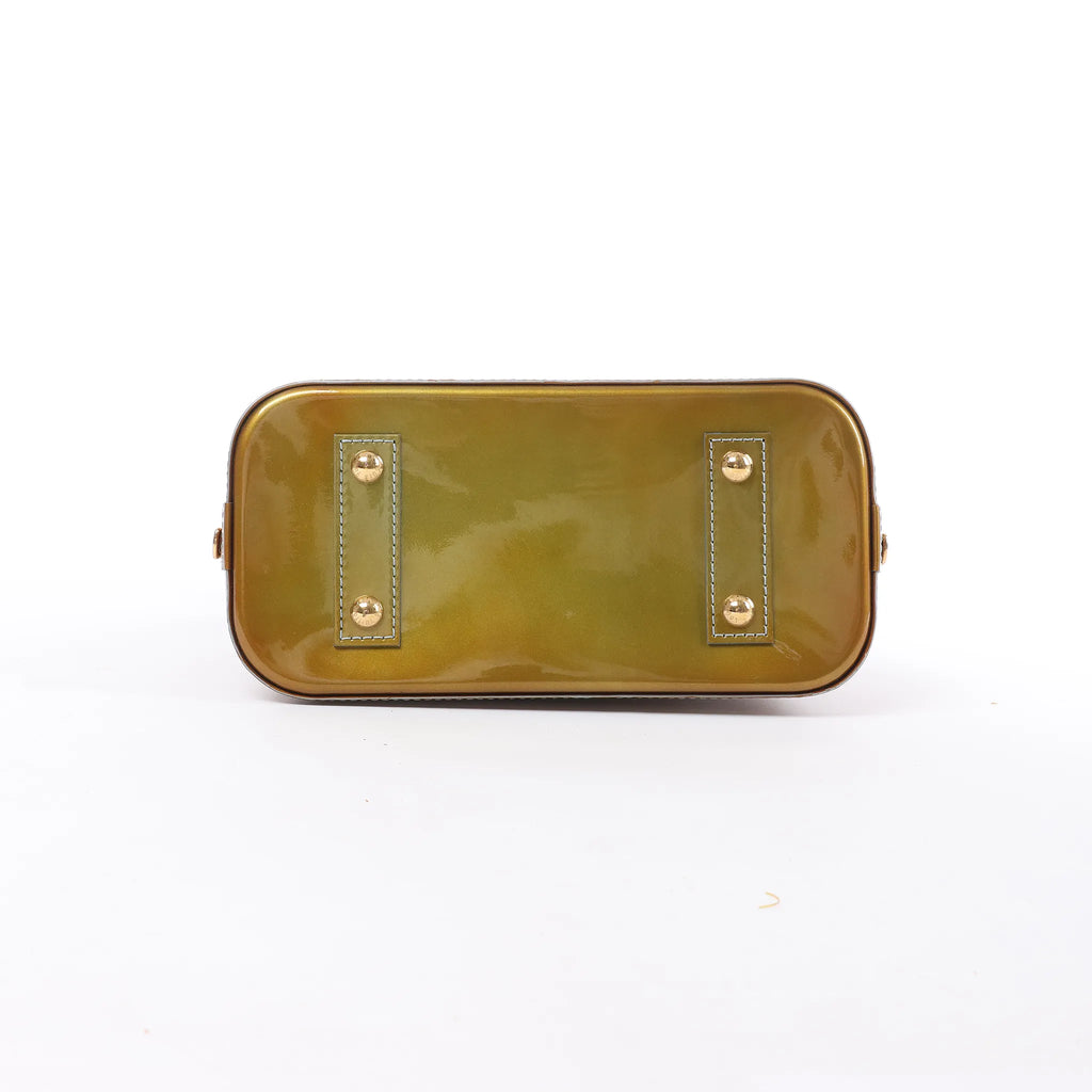 Bolso de mano Louis Vuitton Alma BB Monogram Vernis 2Way en dorado M91677