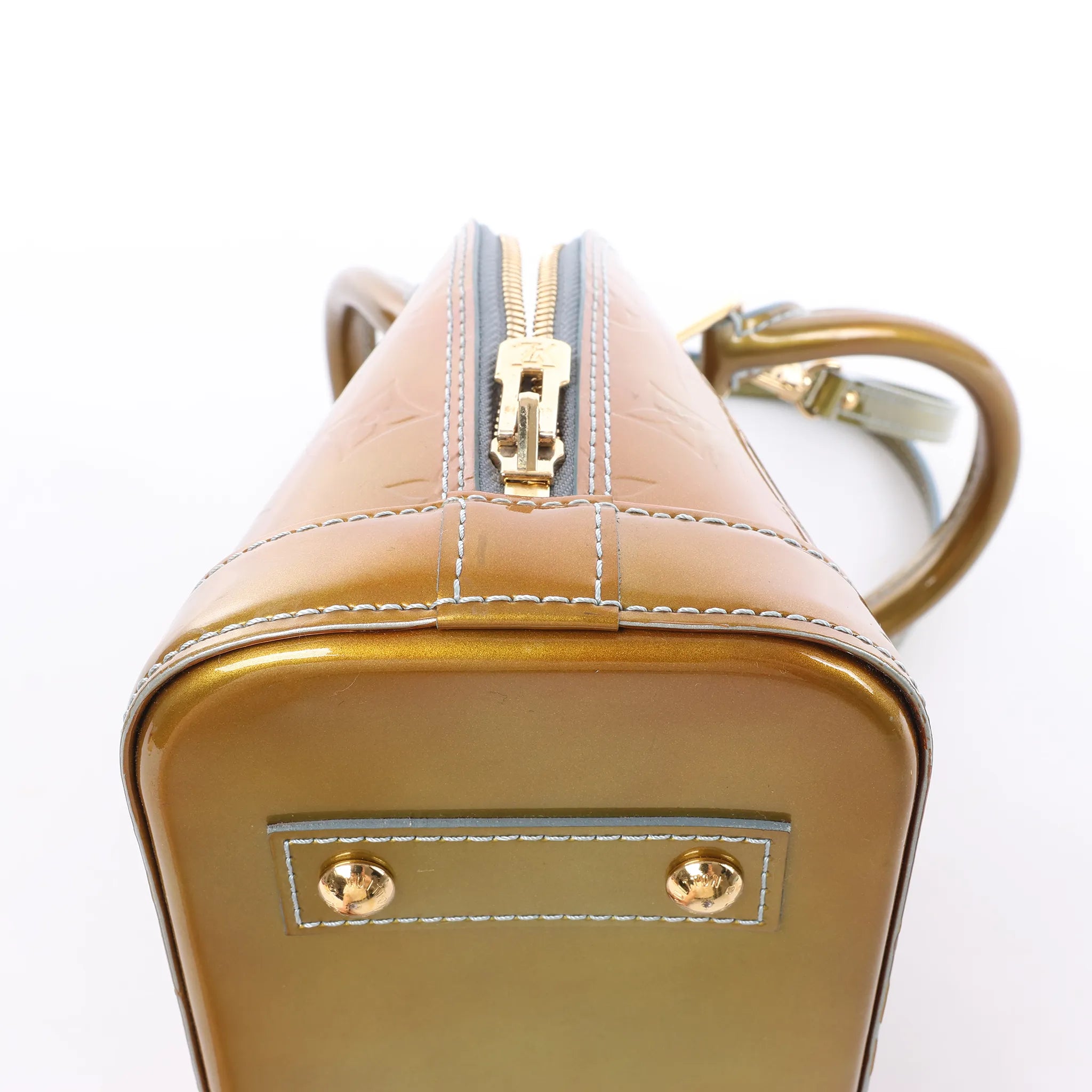Bolso de mano Louis Vuitton Alma BB Monogram Vernis 2Way en dorado M91677