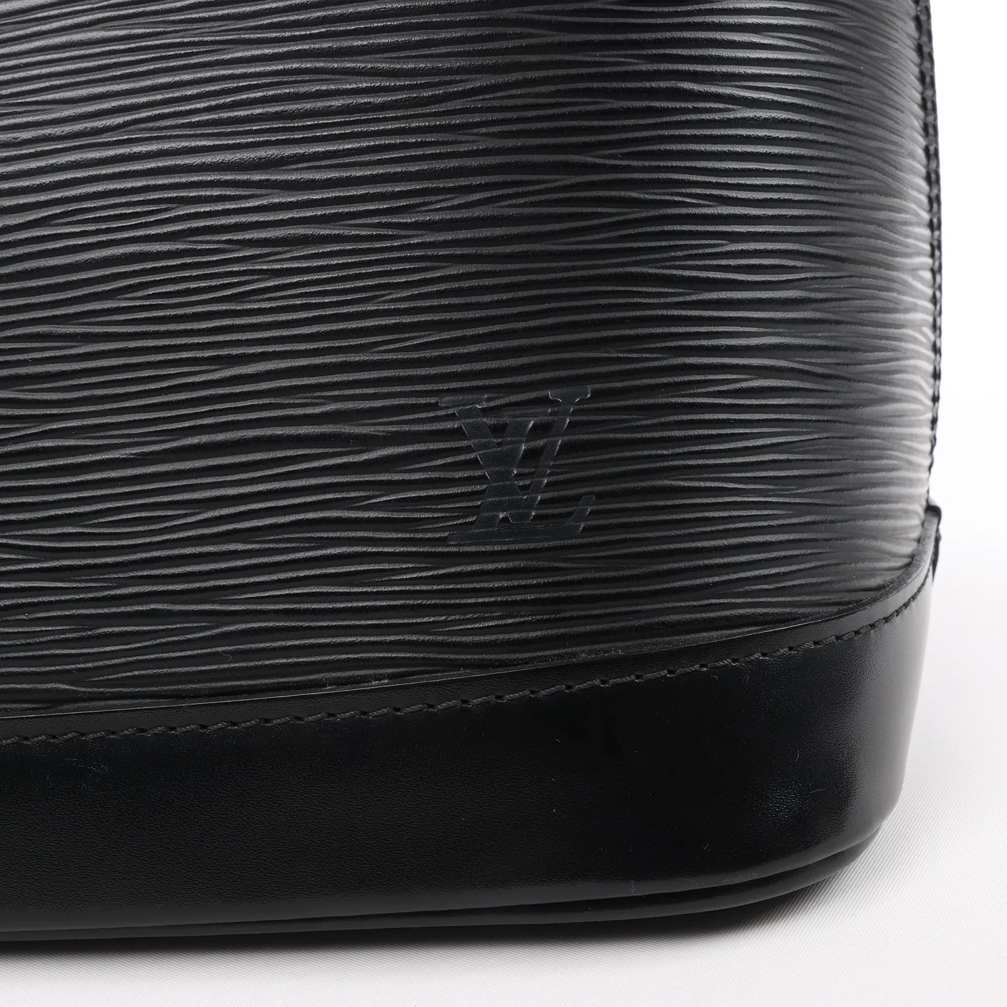 Sac à main Louis Vuitton Alma en cuir Epi noir M40302