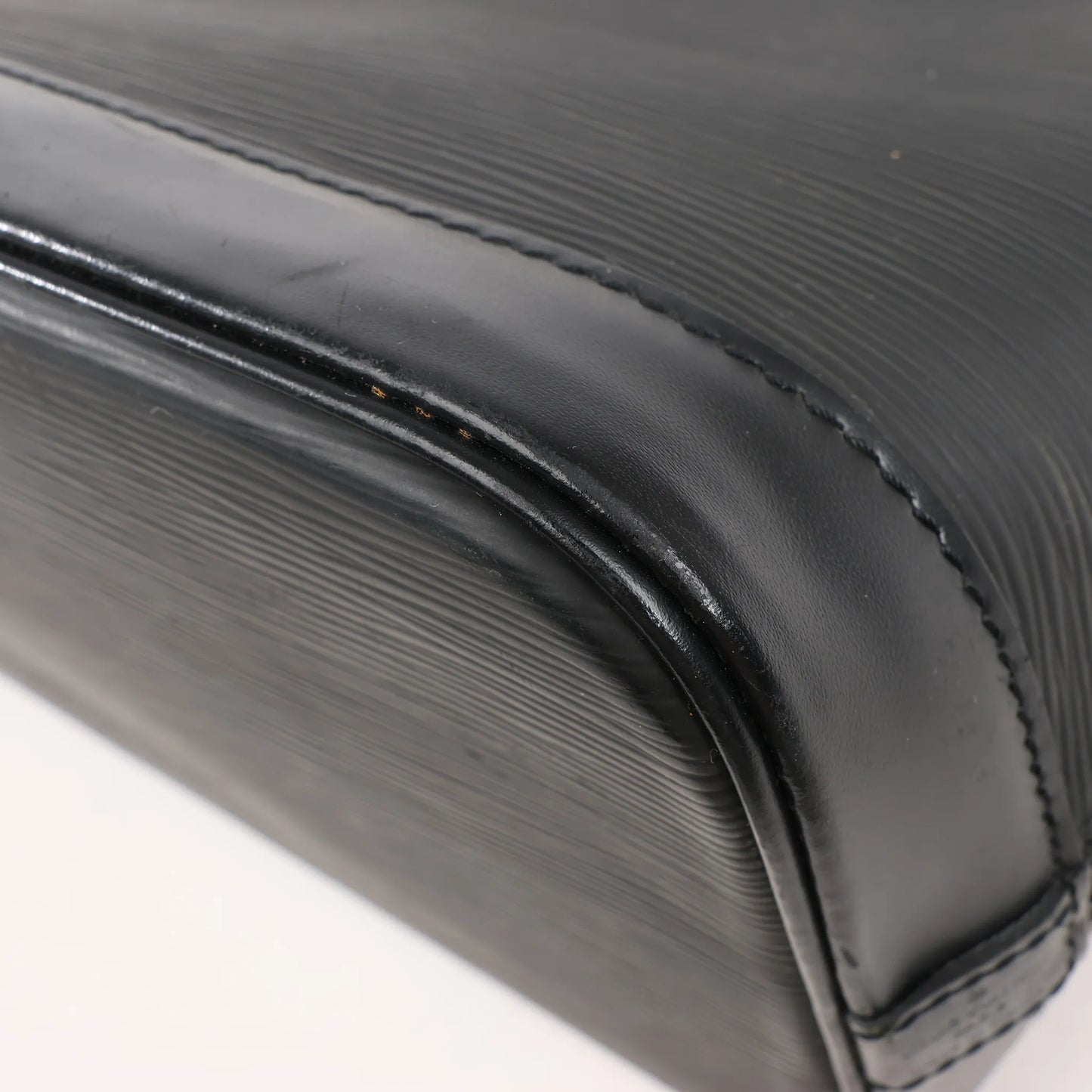 Louis Vuitton Epi Leather Alma PM Handbag in Black M52142