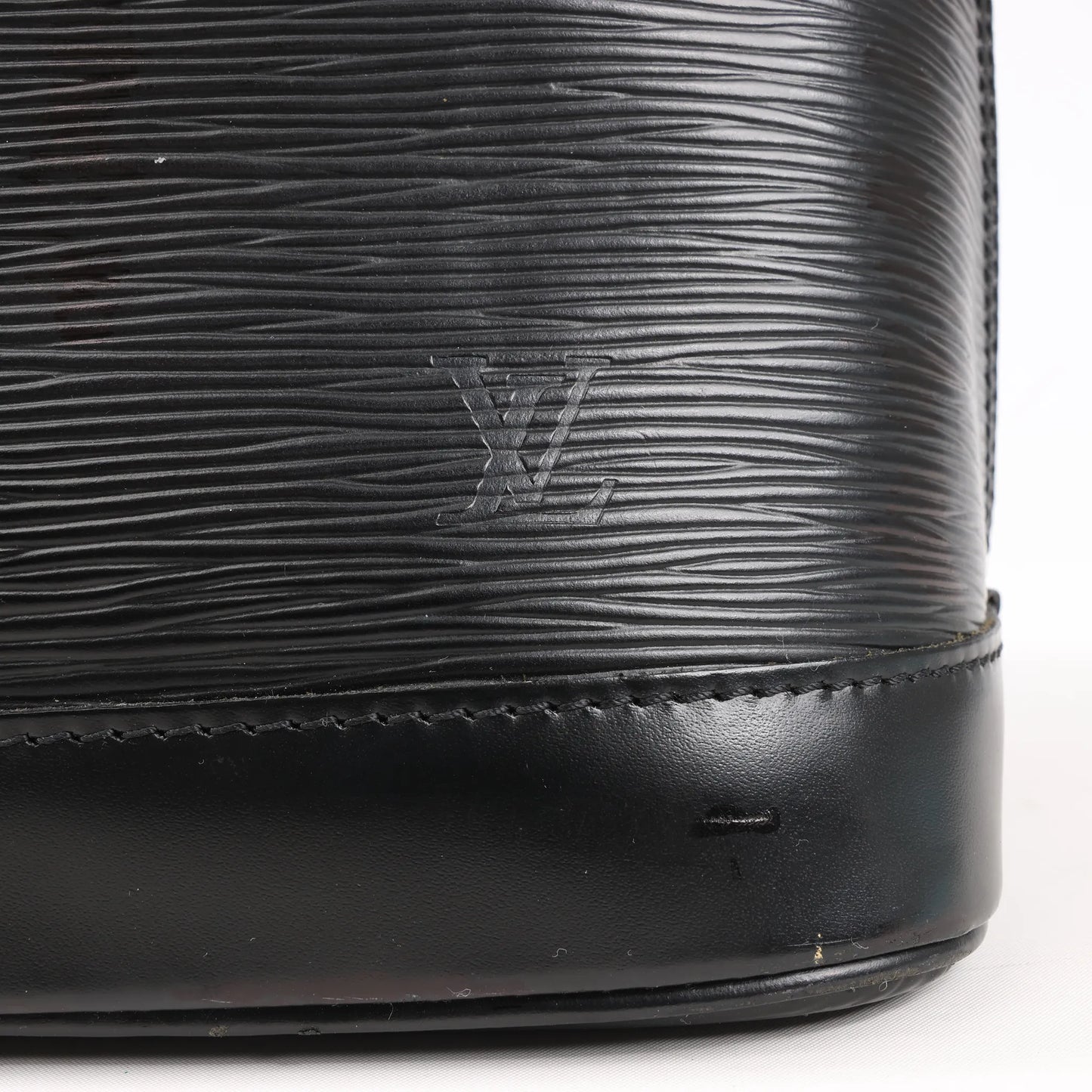 Louis Vuitton Epi Leather Alma PM 2Way Handbag in Black M52142