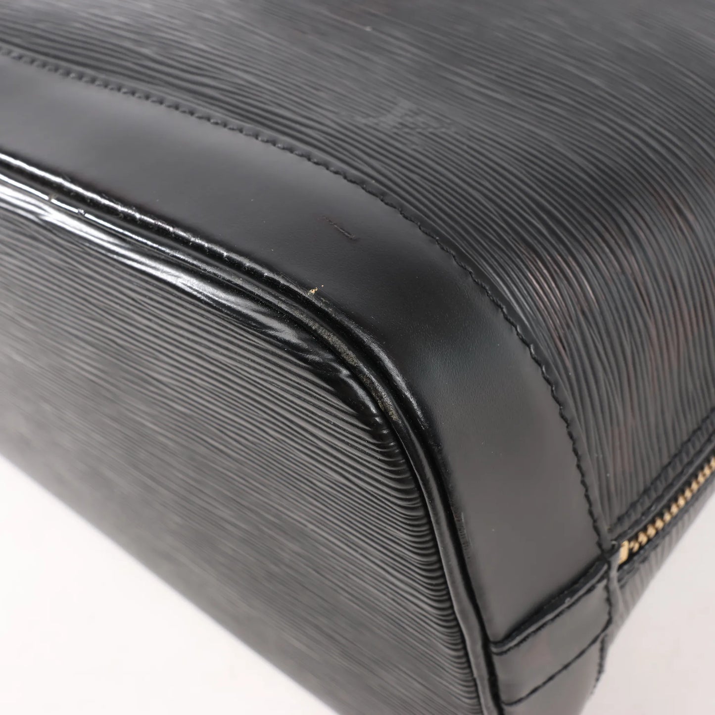 Louis Vuitton Epi Leather Alma PM Handbag in Black M52142