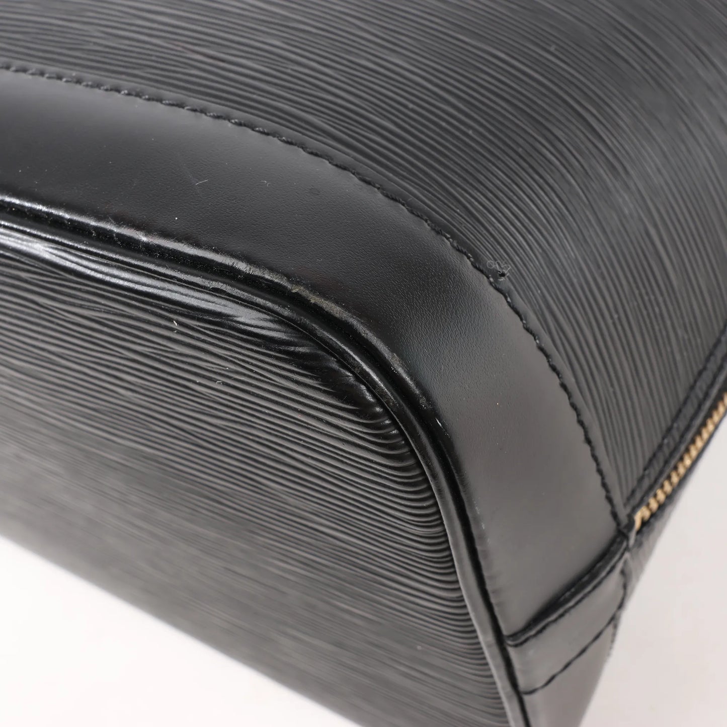 Louis Vuitton Epi Leather Alma PM Handbag in Black M52142