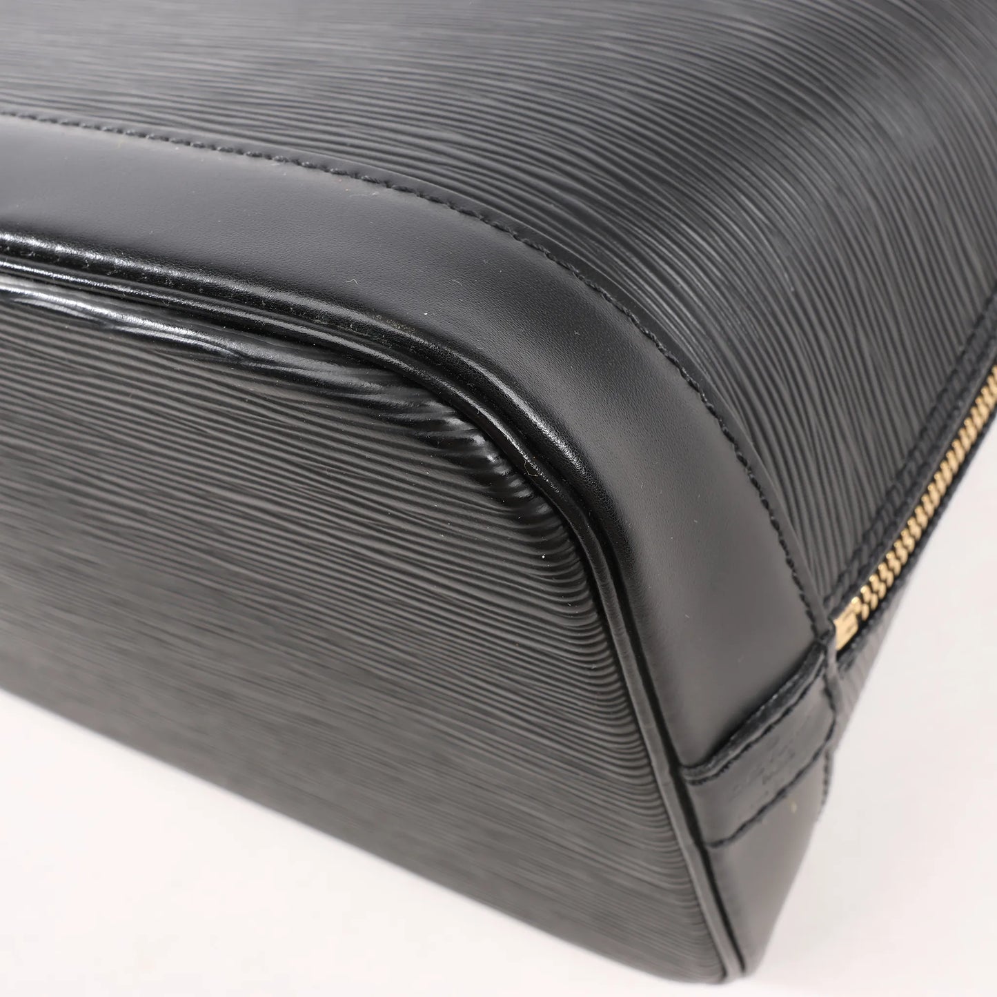 Louis Vuitton Epi Leather Alma PM Handbag in Black M52142