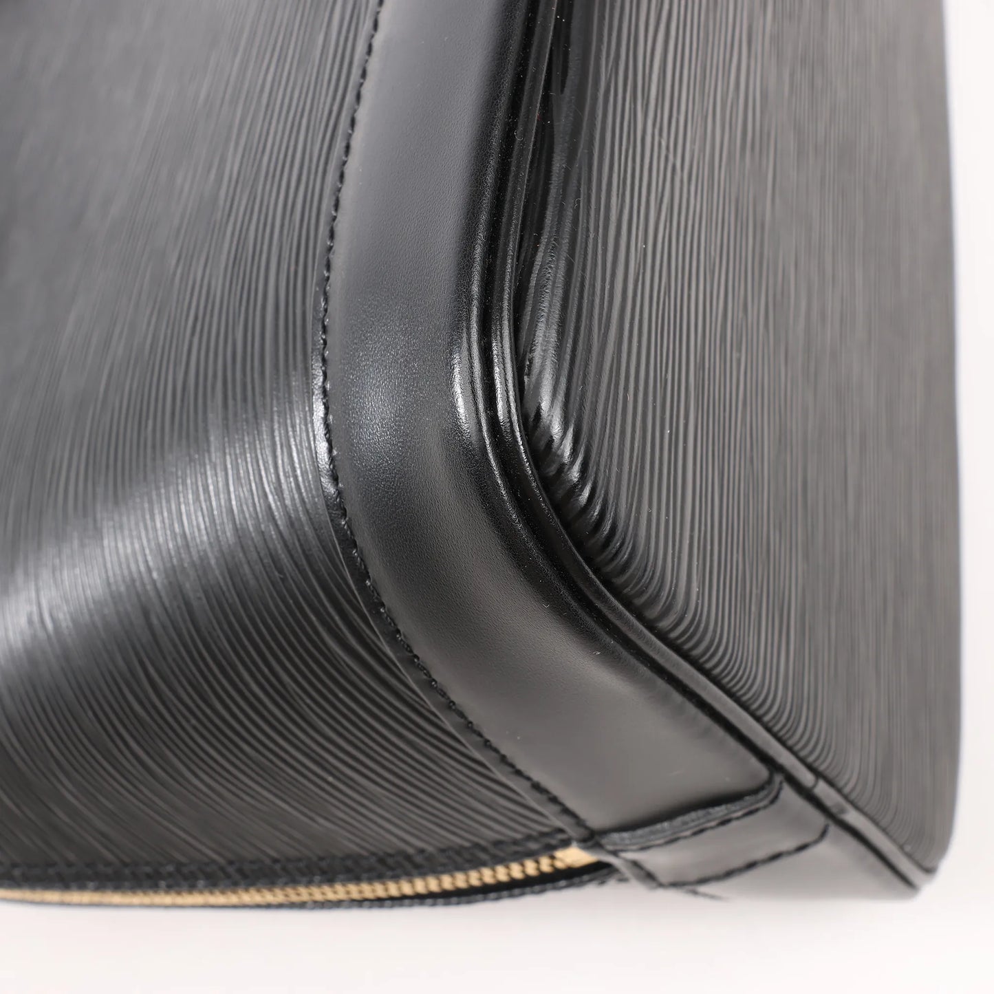 Louis Vuitton Epi Leather Alma PM Handbag in Black M52142