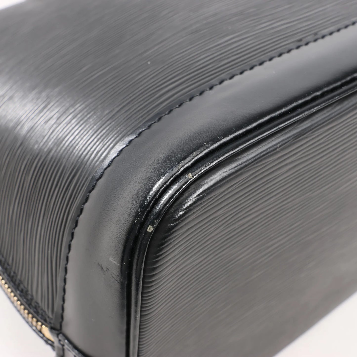 Louis Vuitton Epi Leather Alma PM Handbag in Black M52142