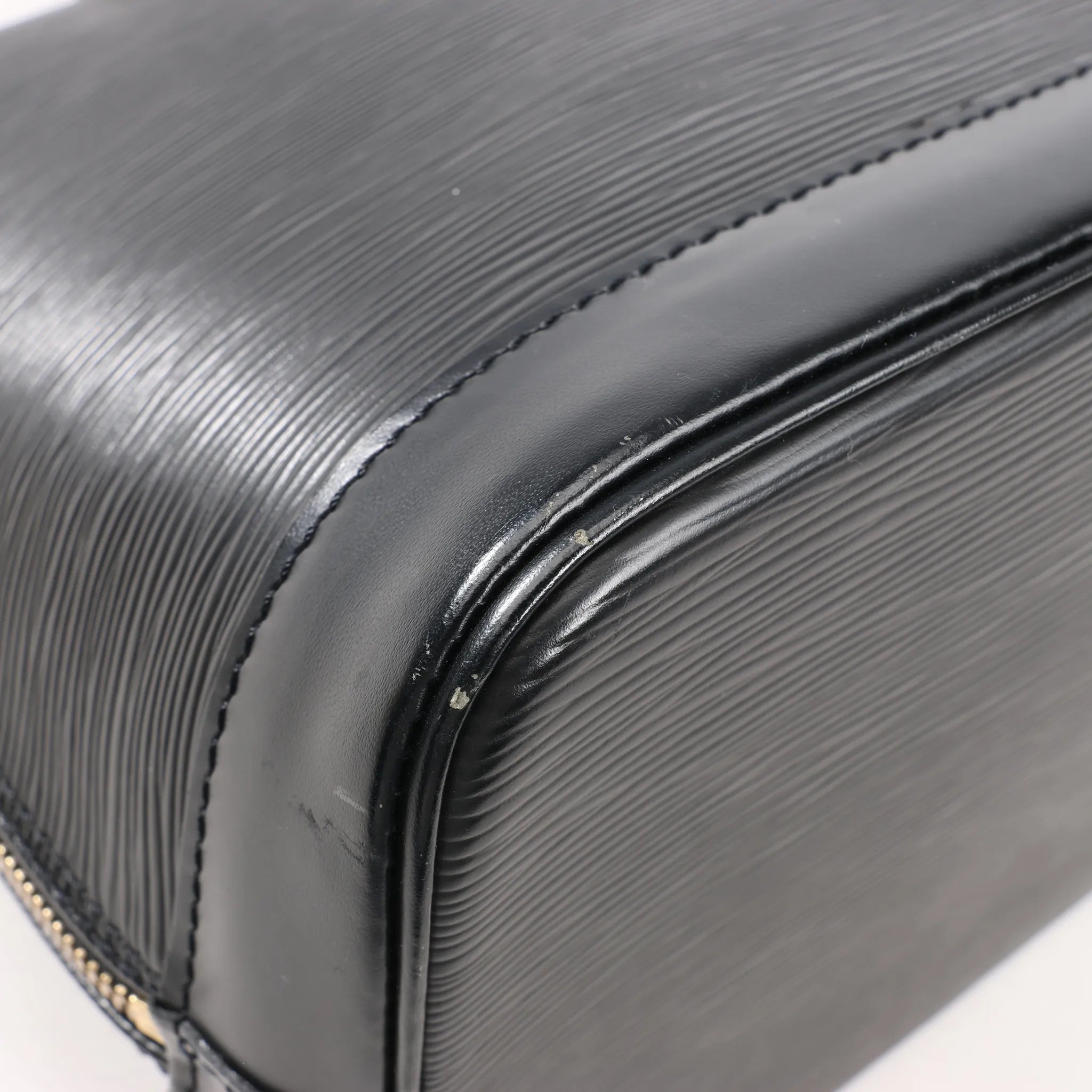 Louis Vuitton Epi Leather Alma PM Handbag in Black M52142