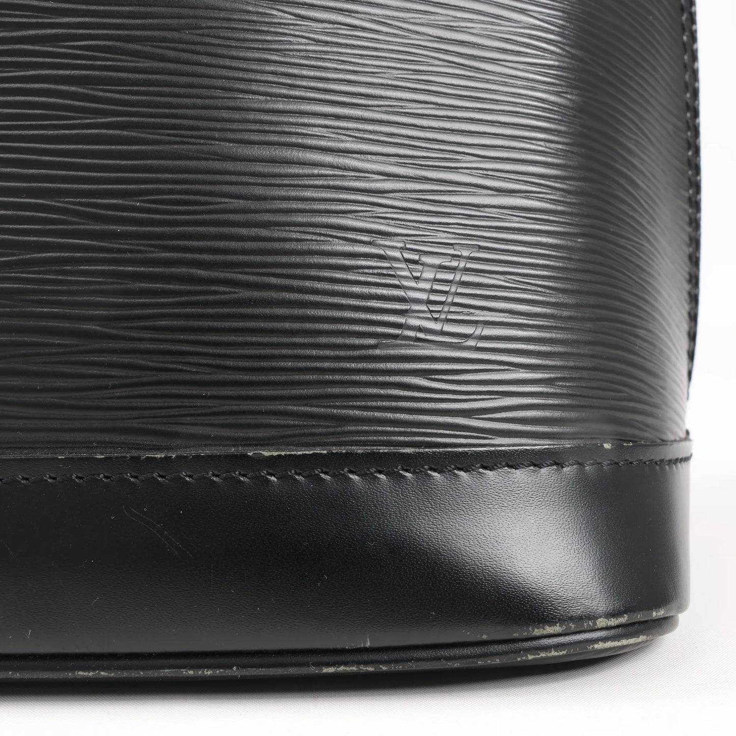 Louis Vuitton Epi Leather Alma PM Handbag in Black M52142