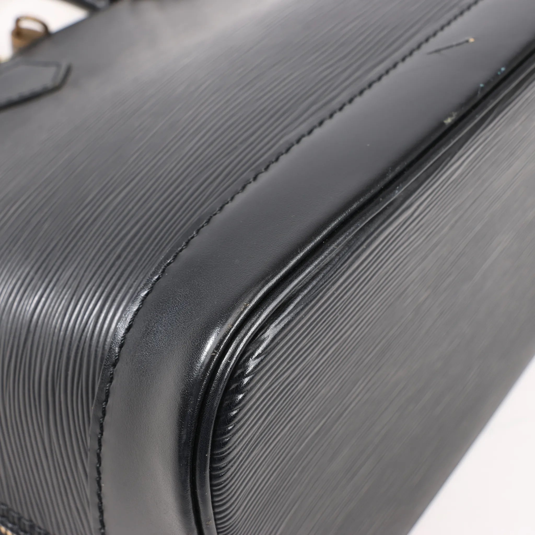 Louis Vuitton Epi Leather Alma PM Handbag in Black M52142