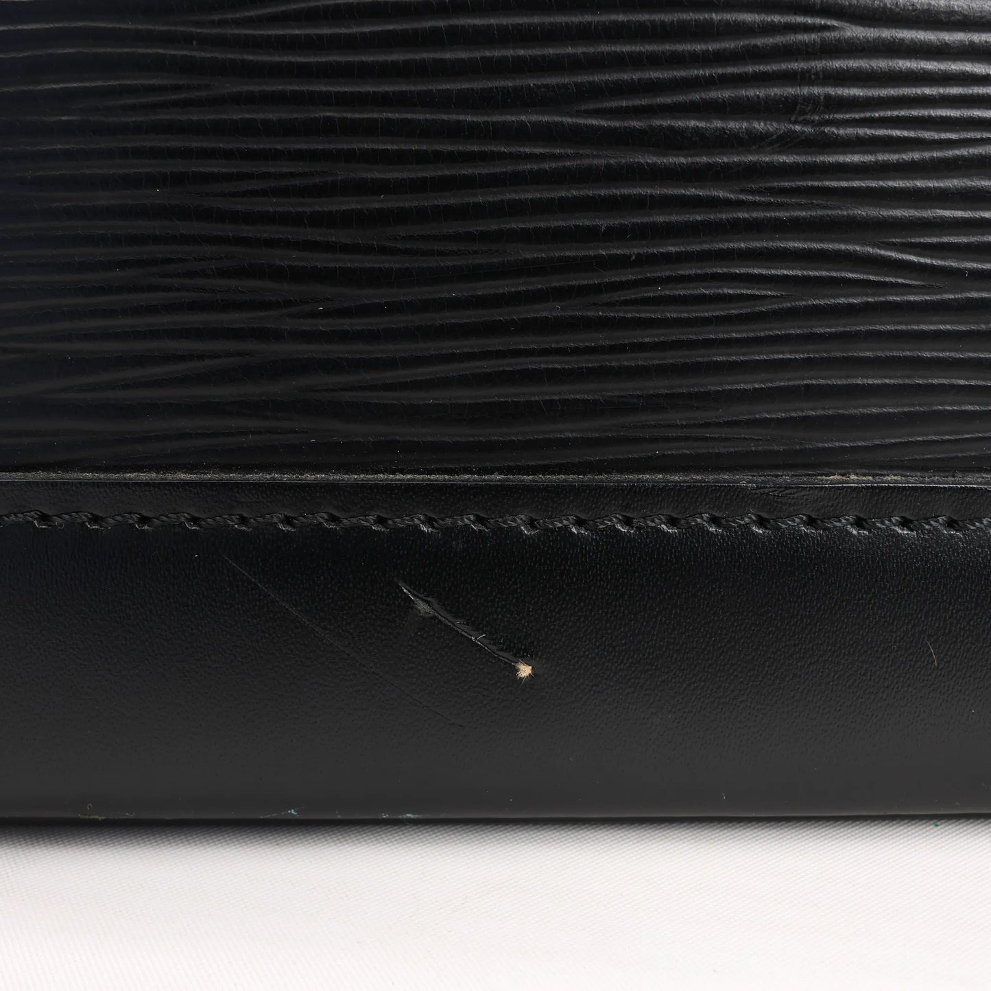 Louis Vuitton Epi Leather Alma PM Handbag in Black M52142