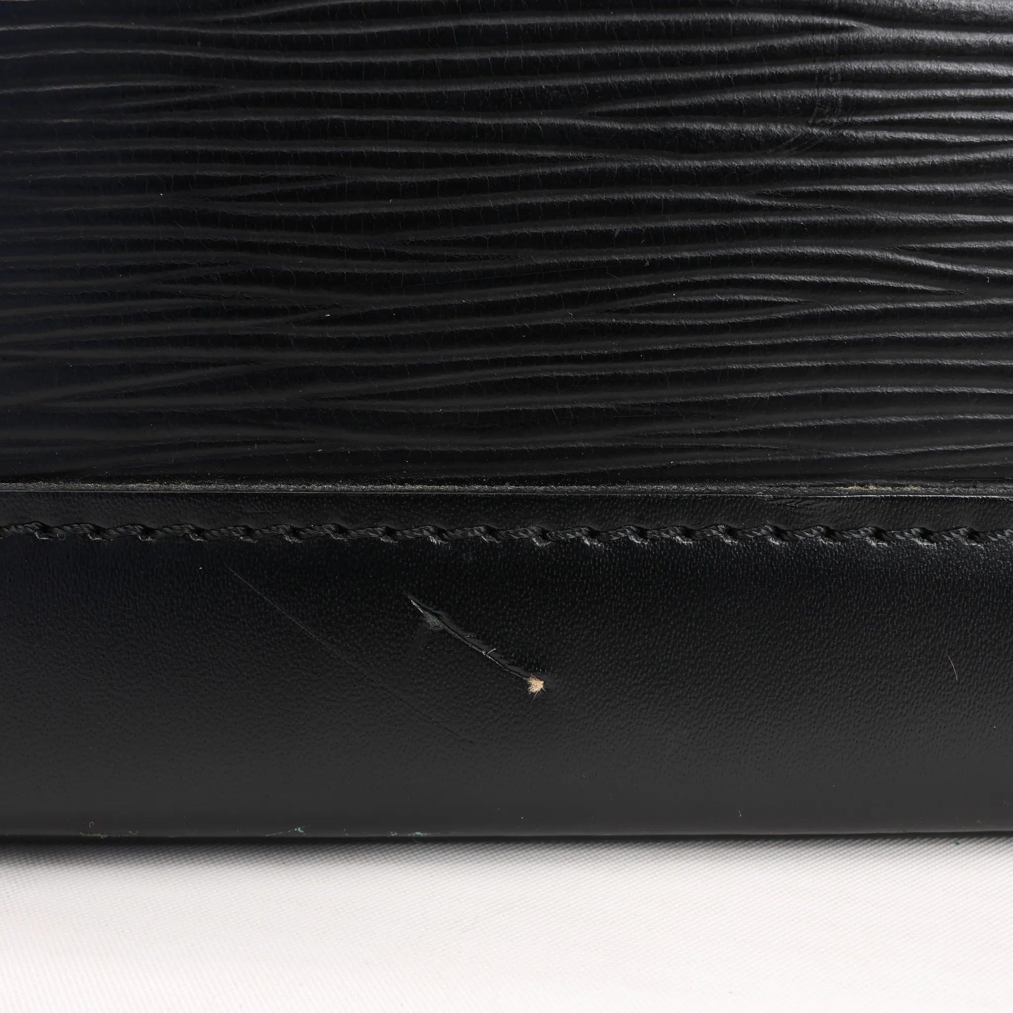 Louis Vuitton Epi Leather Alma PM Handbag in Black M52142