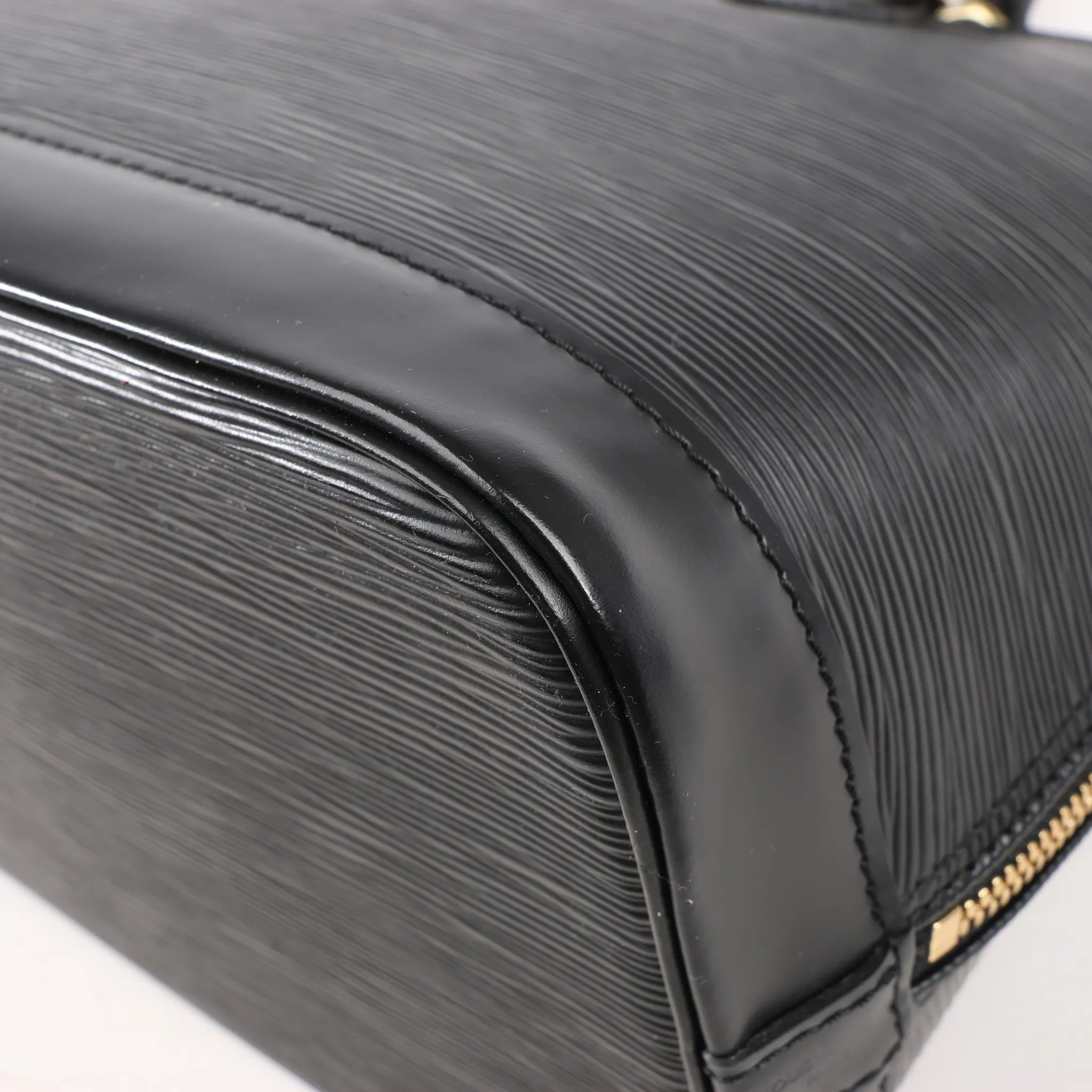 Louis Vuitton Epi Leather Alma PM Handbag in Black M52142