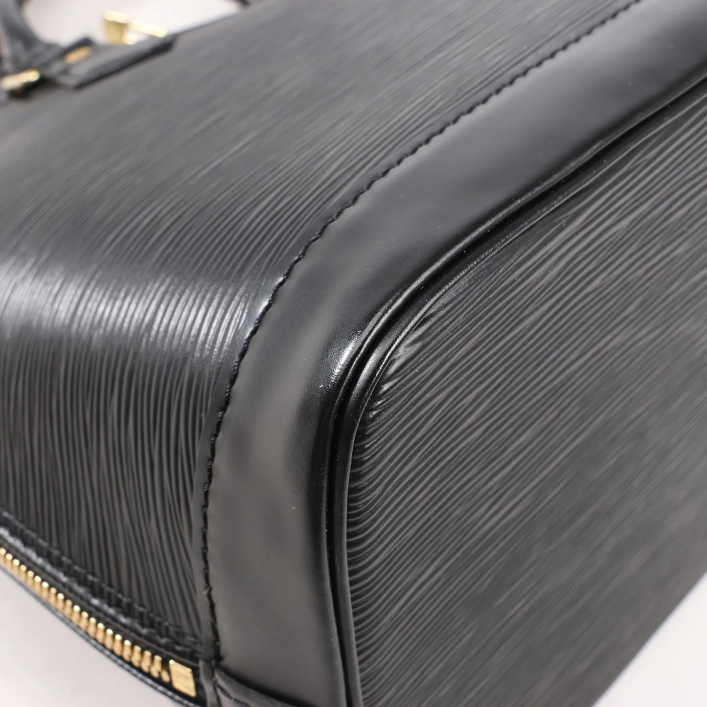 Louis Vuitton Alma PM Handtasche aus Epi-Leder in Schwarz M52142