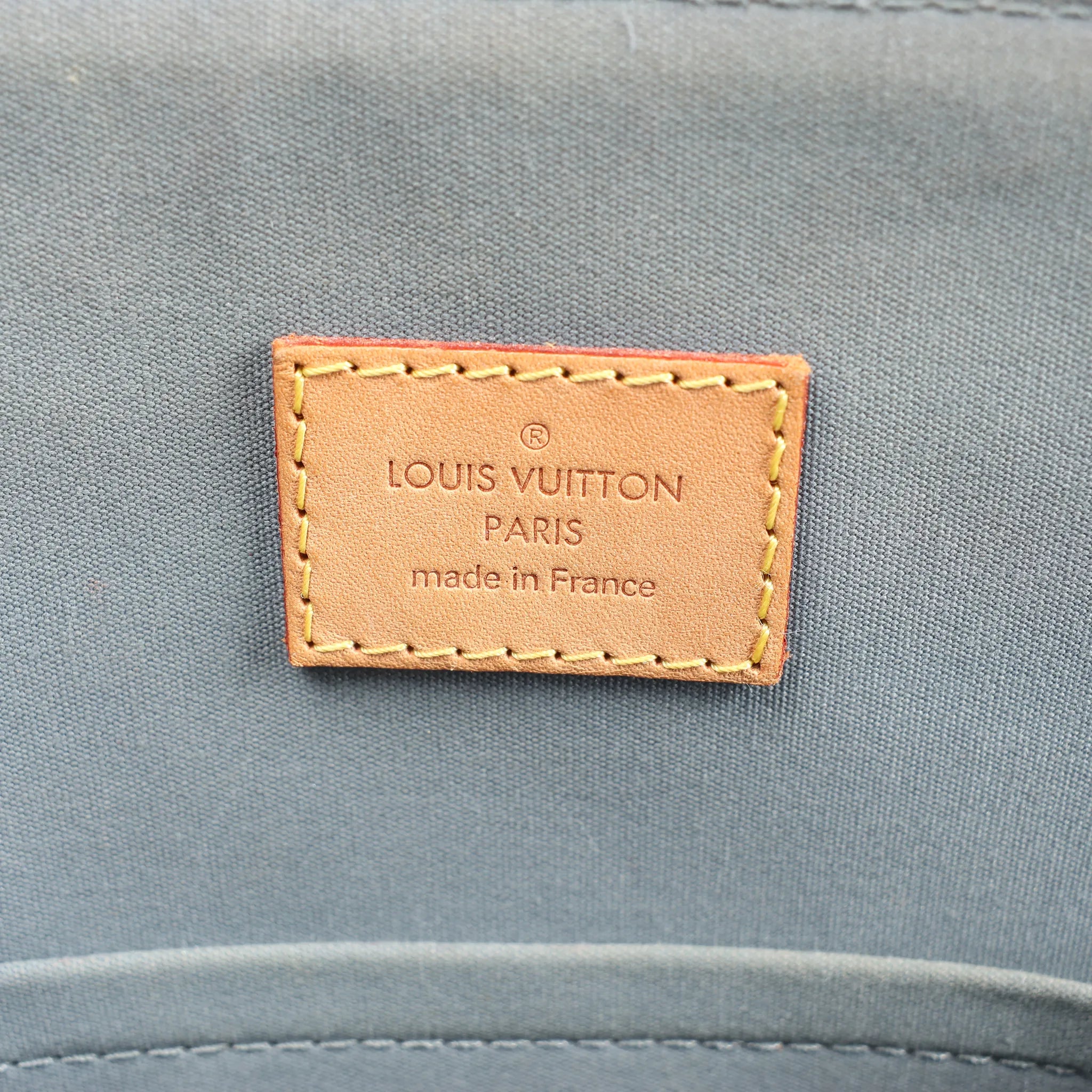 Louis Vuitton Alma GM Vernis Leather Handbag in Green M91558