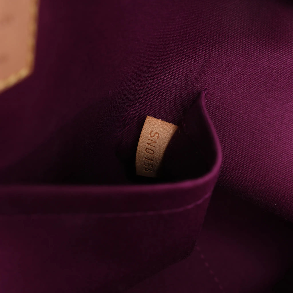 Louis Vuitton Alma GM Vernis Handbag in Burgundy M93594