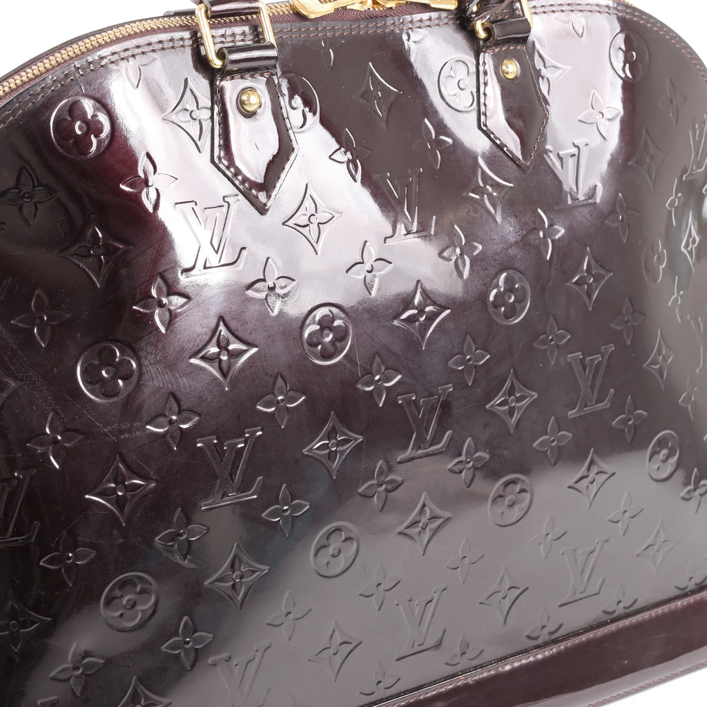Louis Vuitton Alma GM Vernis Leather Handbag in Burgundy M93595