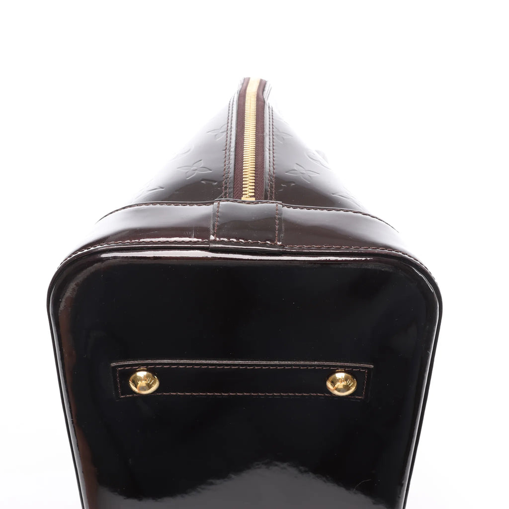 Louis Vuitton Alma GM Vernis Leather Handbag in Burgundy M93595