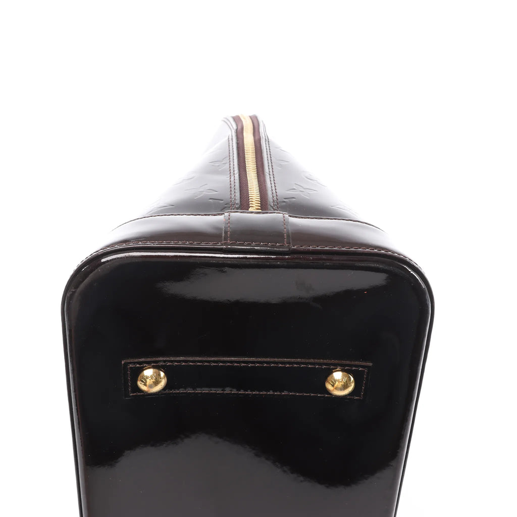 Louis Vuitton Alma GM Vernis Leather Handbag in Burgundy M93595