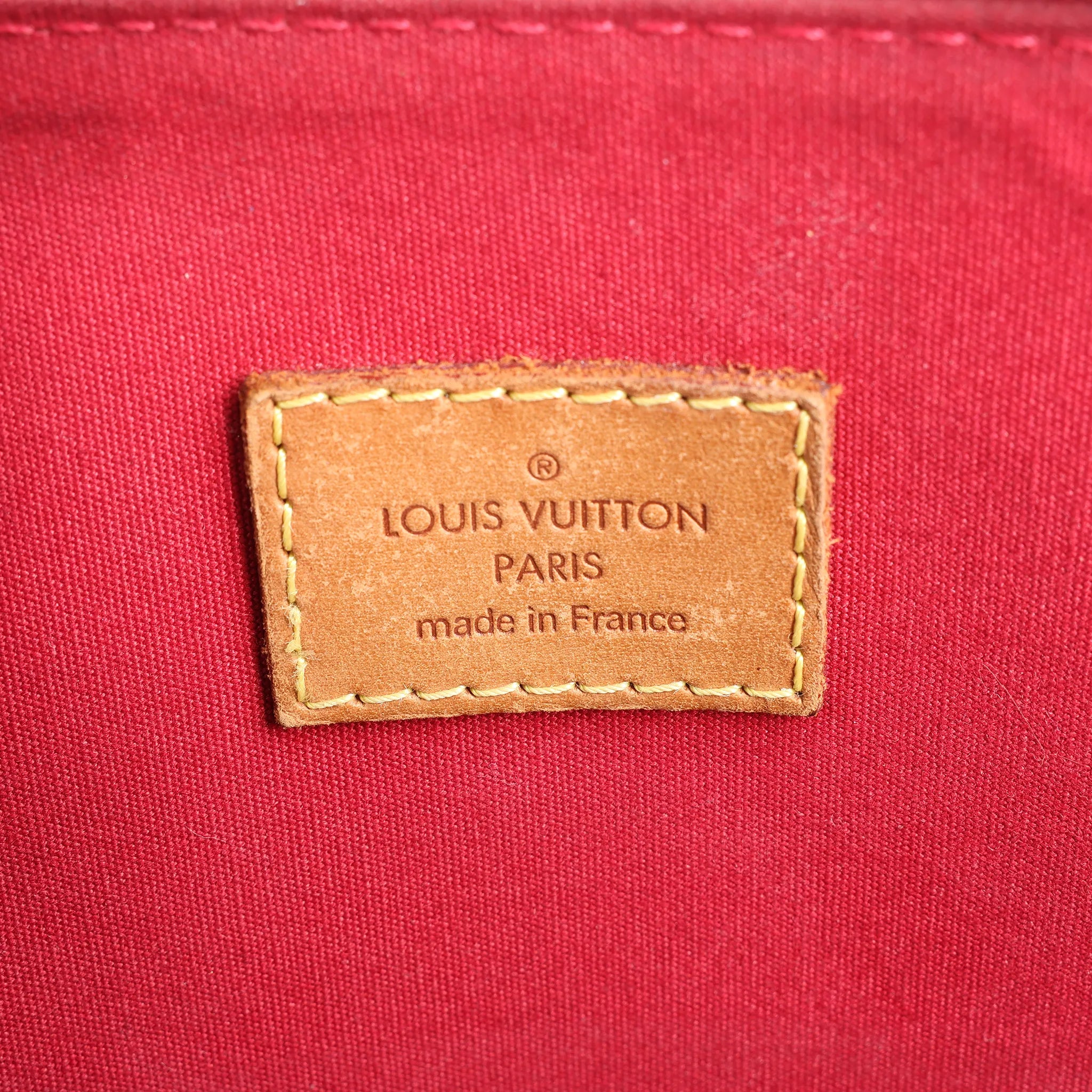 Louis Vuitton Alma GM Vernis Leather Handbag in Red M93596