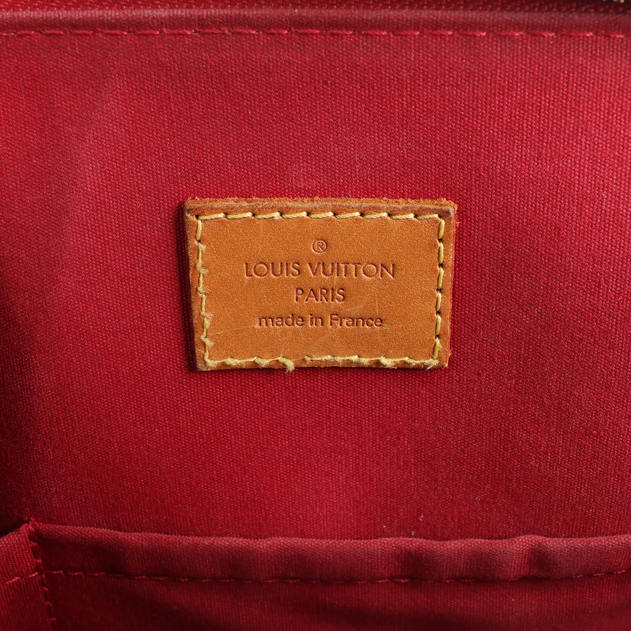 Louis Vuitton Alma GM Vernis Leather Handbag in Red M93596