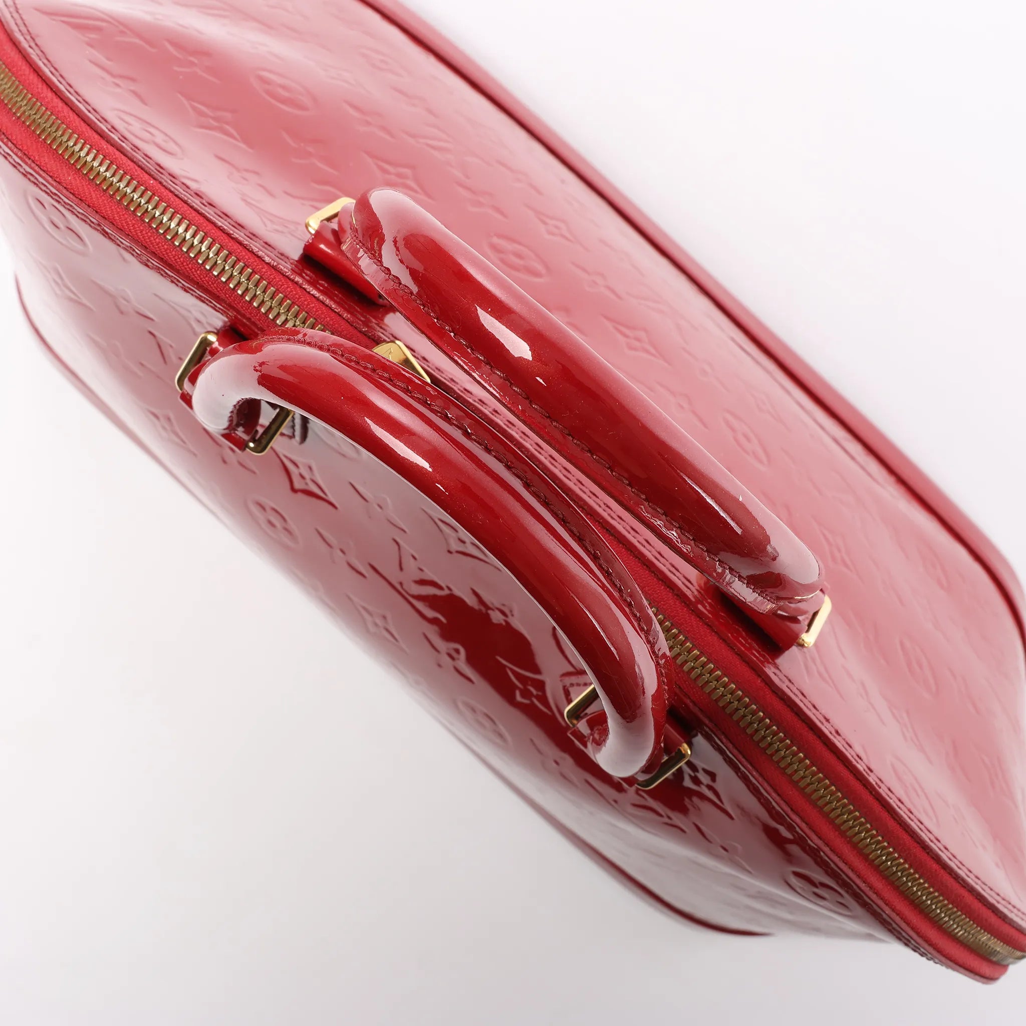 Louis Vuitton Alma GM Vernis Leather Handbag in Red M93596