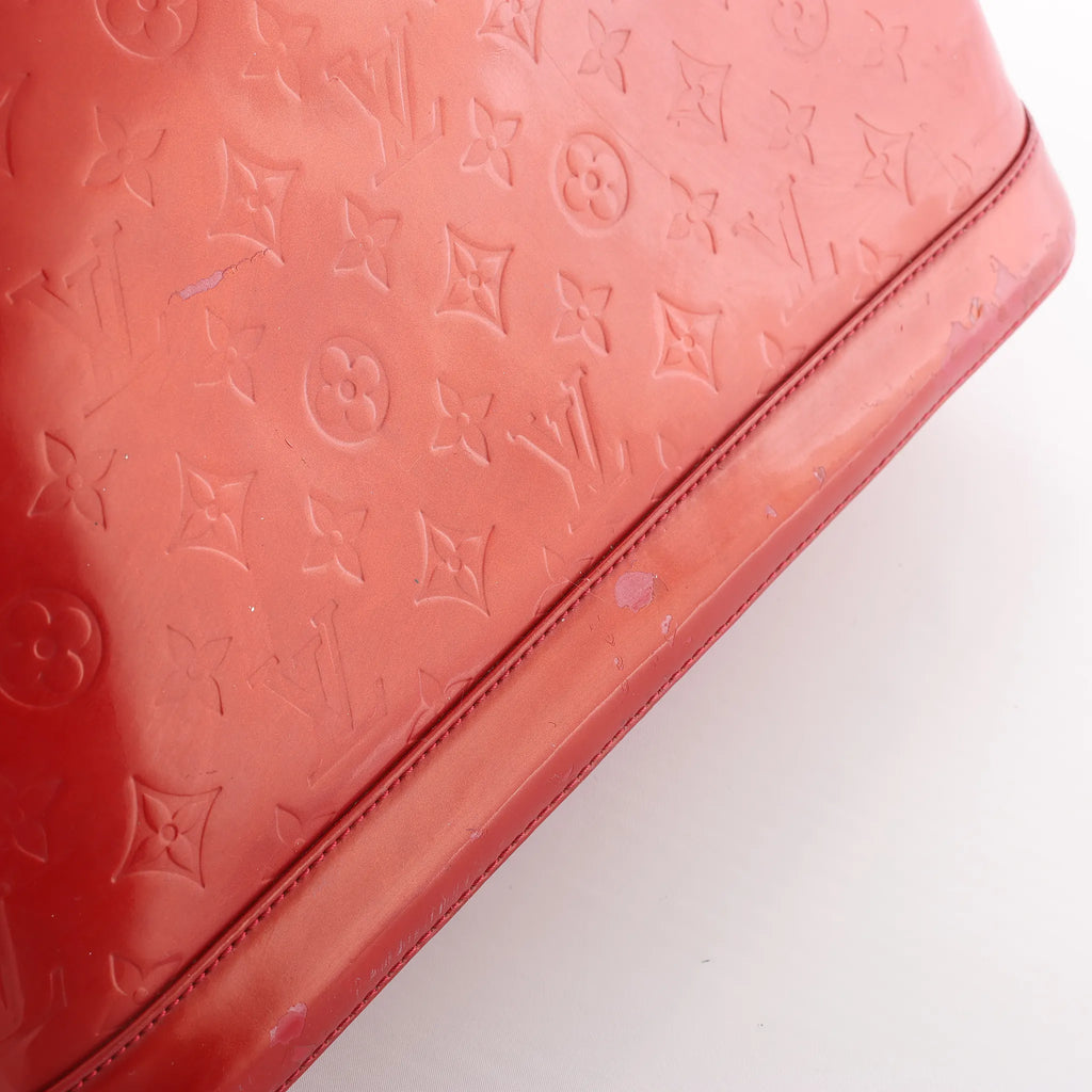 Louis Vuitton Alma GM Vernis Leather Handbag in Red M93596