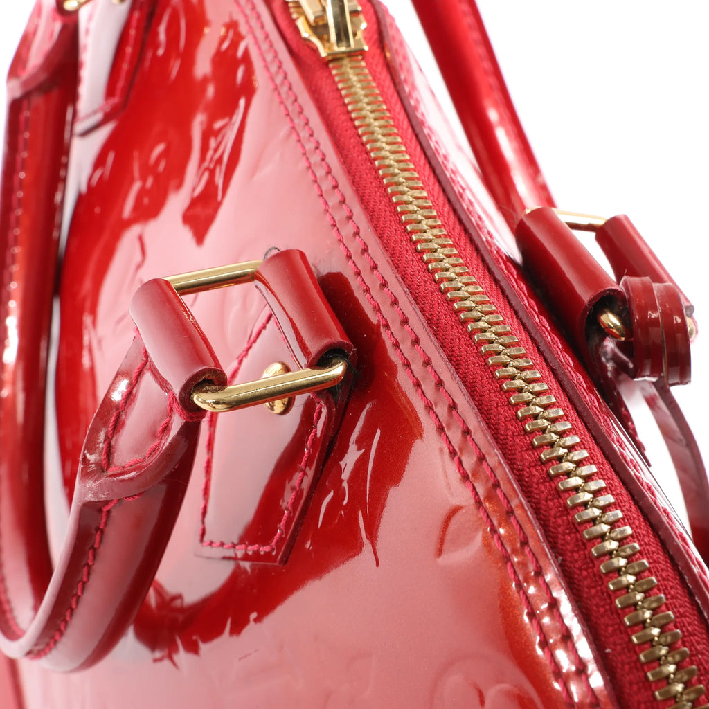 Louis Vuitton Alma GM Vernis Leather Handbag in Red M93596