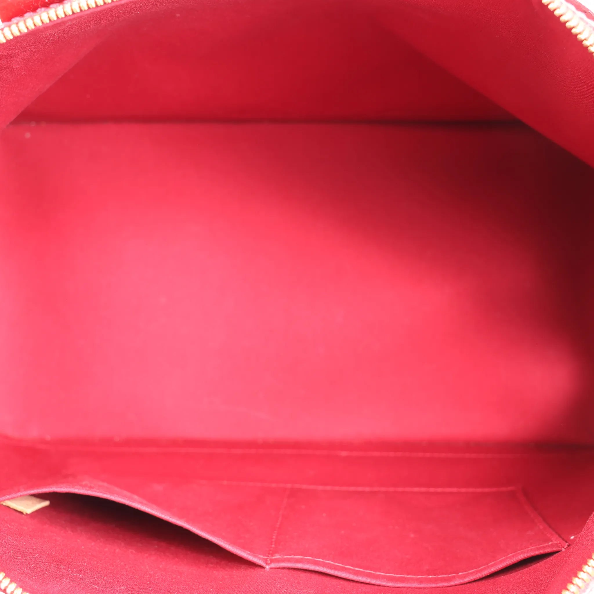 Louis Vuitton Alma GM Vernis Leather Handbag in Red M93596