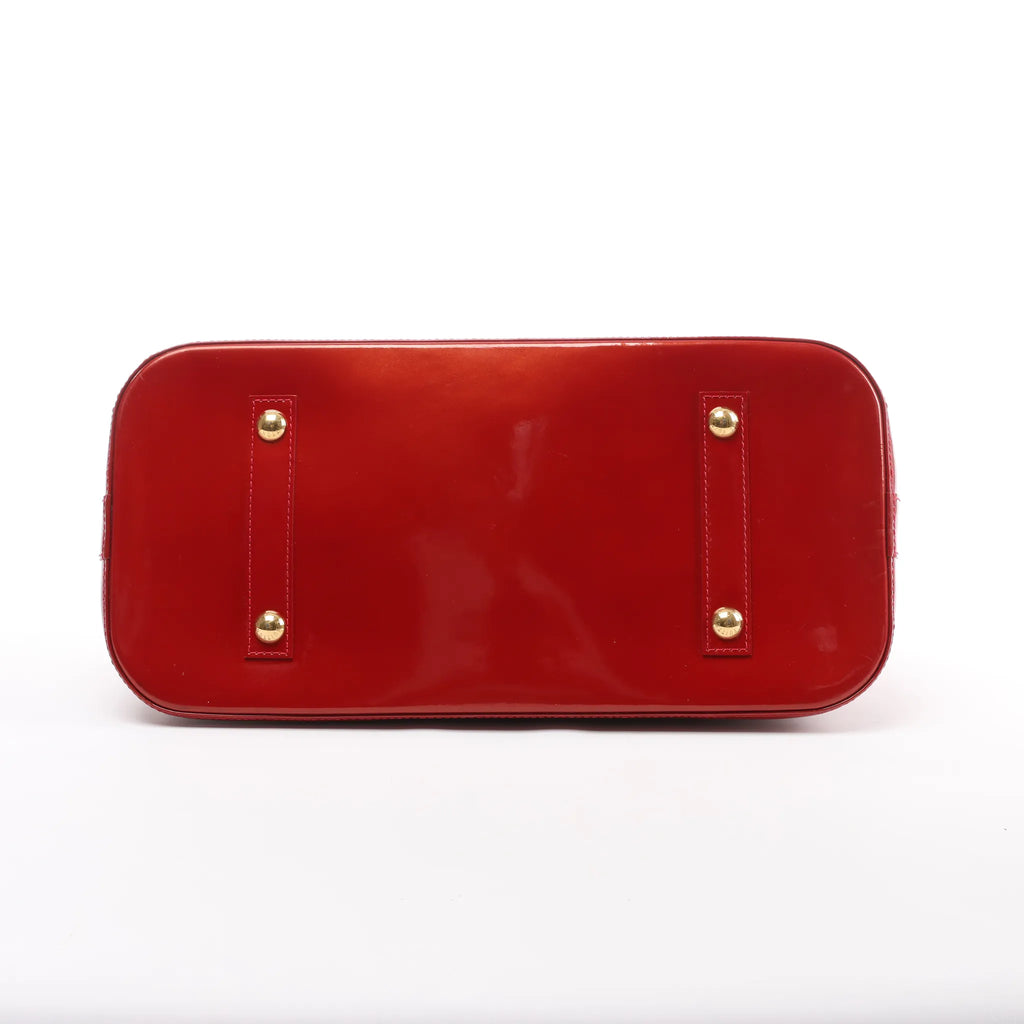 Louis Vuitton Alma GM Vernis Leather Handbag in Red M93596