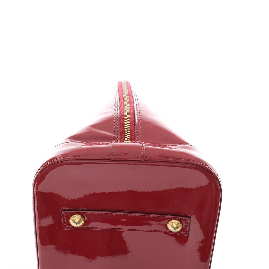 Louis Vuitton Alma GM Vernis Leather Handbag in Red M93596