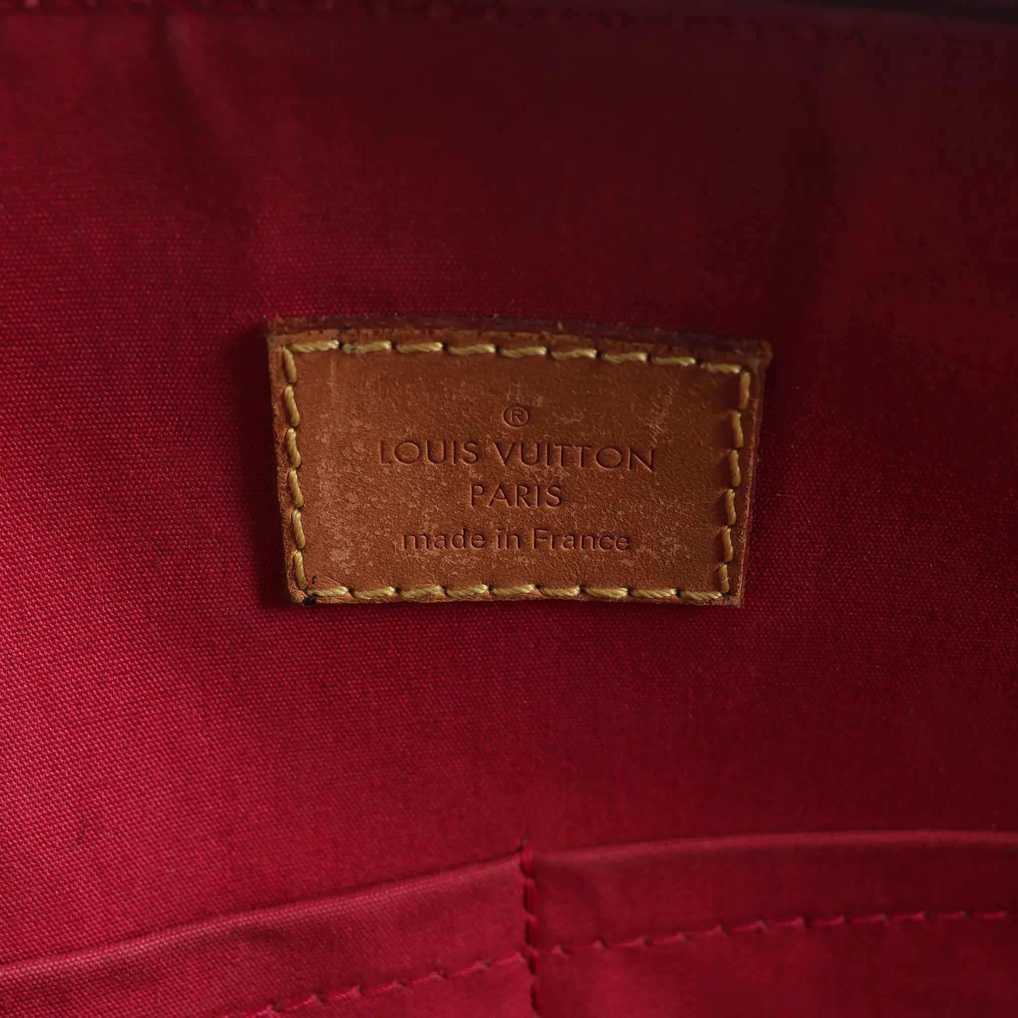 Louis Vuitton Alma GM Vernis Leather Handbag in Red M93596