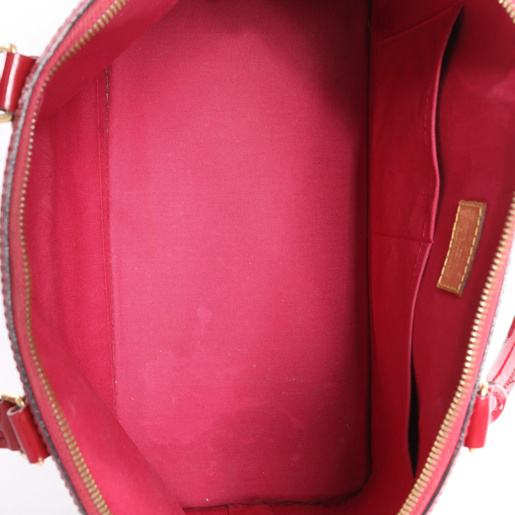 Louis Vuitton Alma GM Vernis Leather Handbag in Red M93596