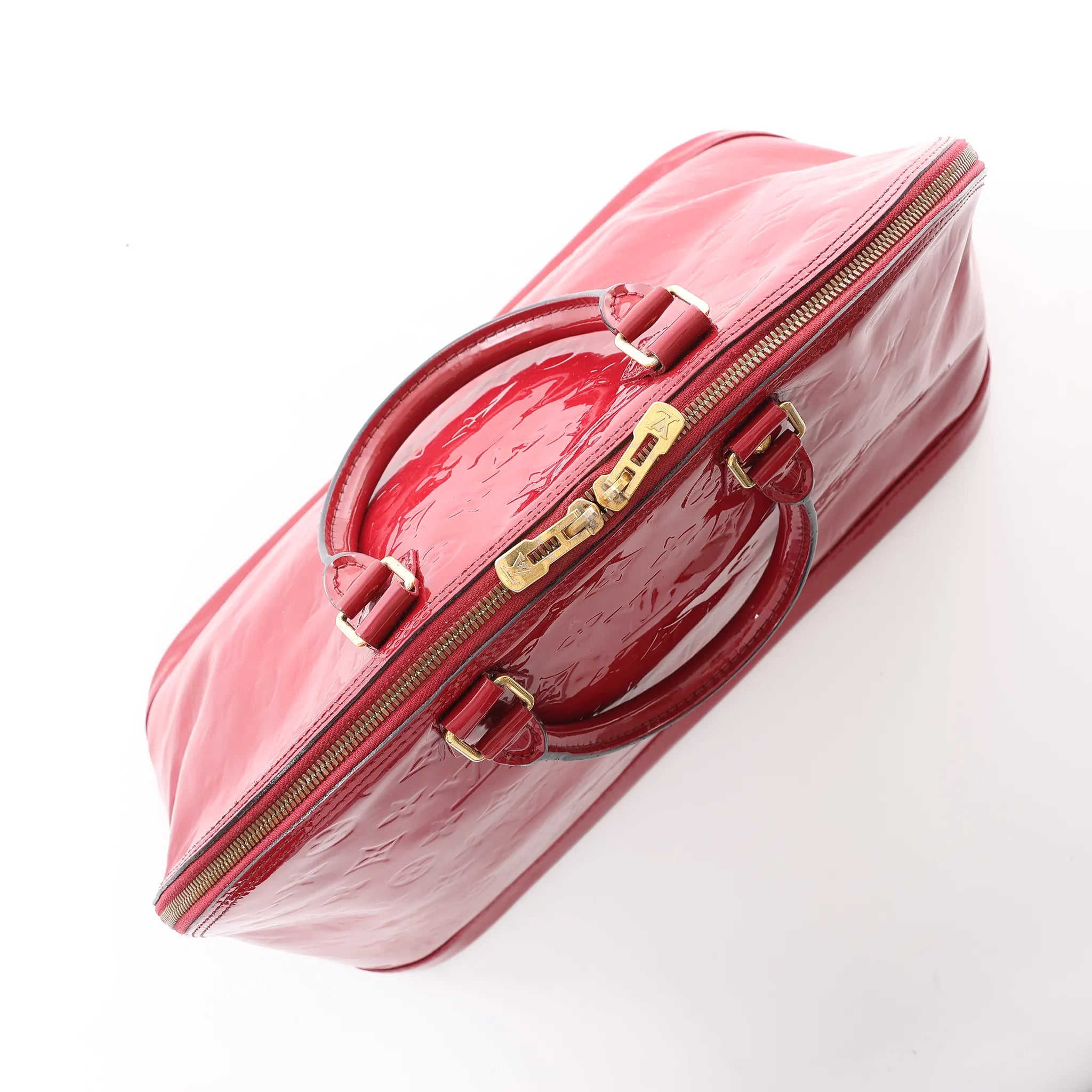 Louis Vuitton Alma GM Vernis Leather Handbag in Red M93596