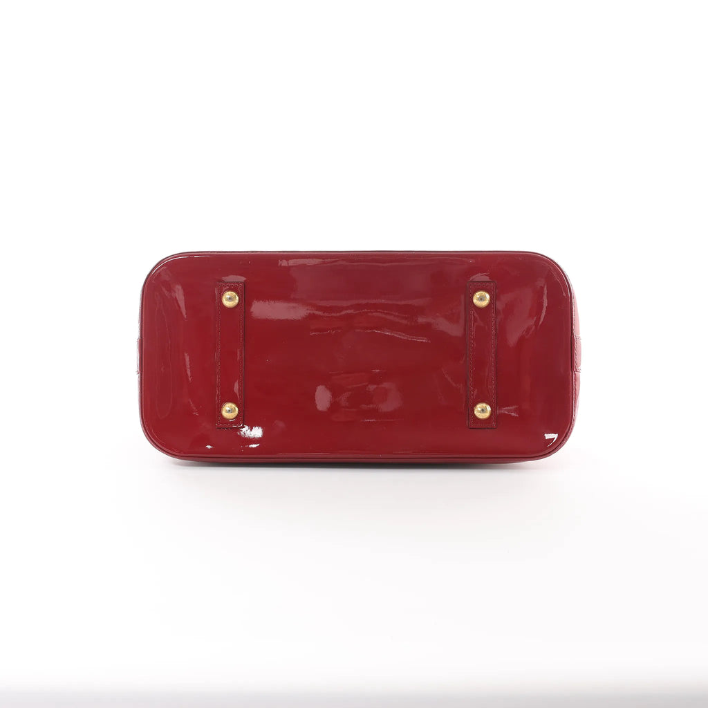 Louis Vuitton Alma GM Vernis Leather Handbag in Red M93596