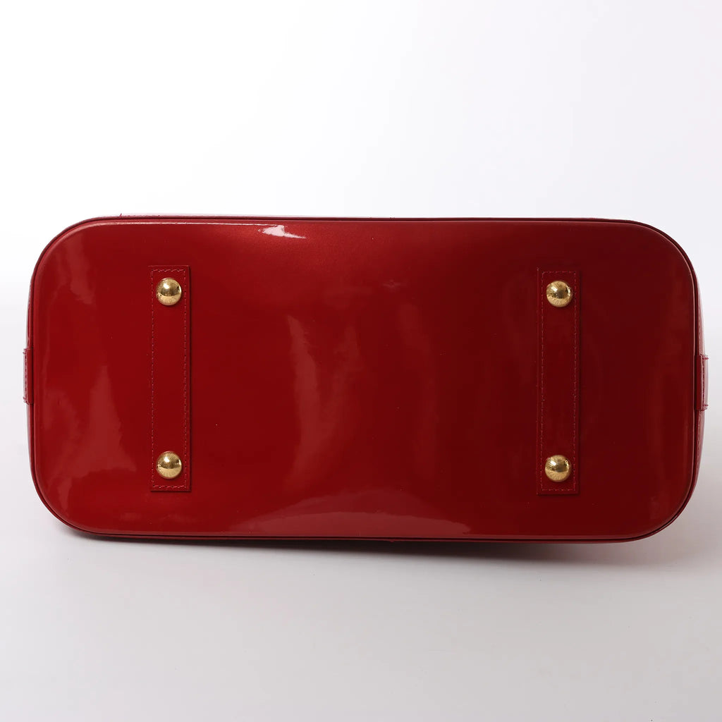 Louis Vuitton Alma GM Vernis Leather Handbag in Red M93596