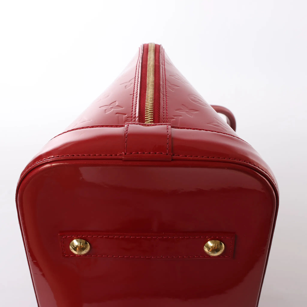 Louis Vuitton Alma GM Vernis Leather Handbag in Red M93596