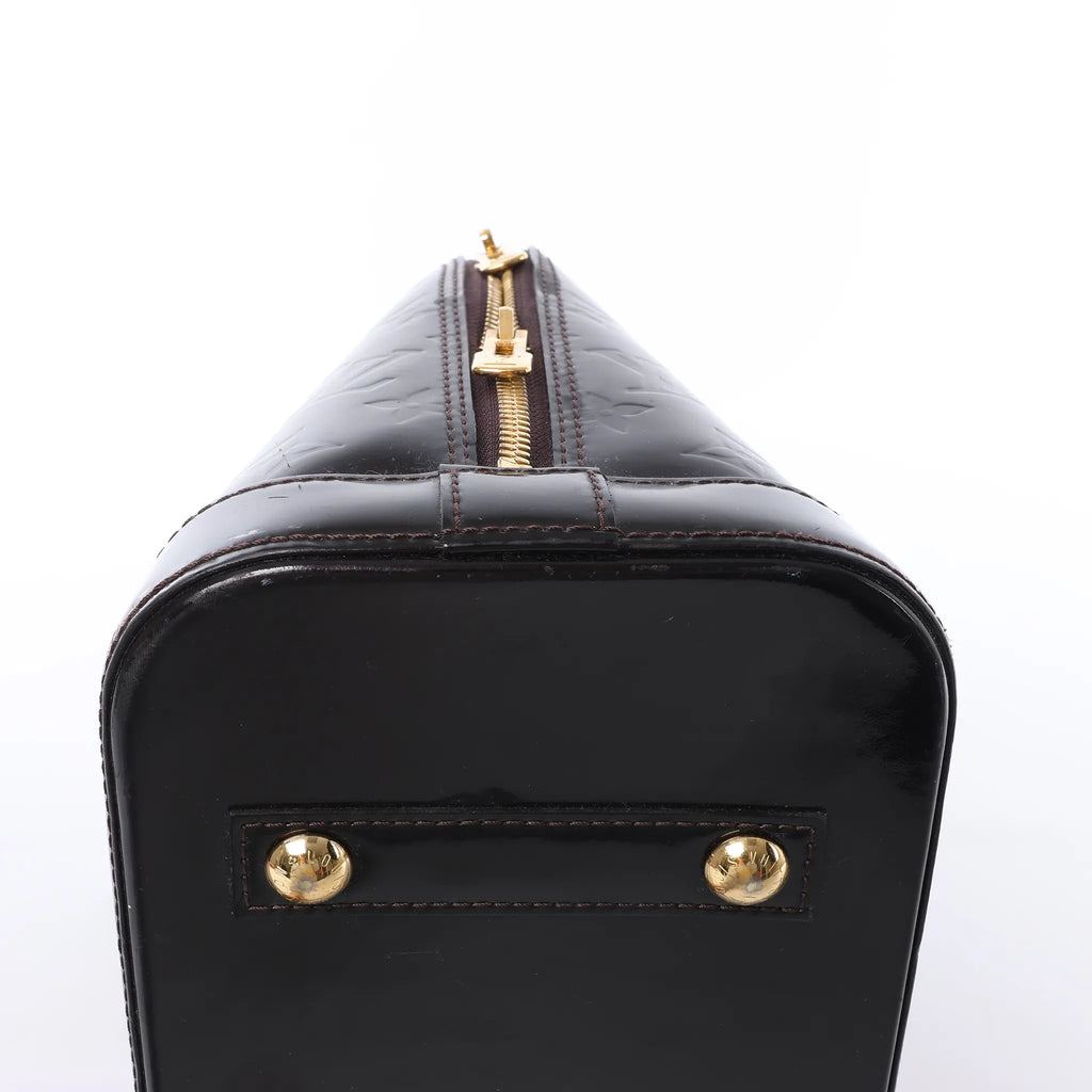 Louis Vuitton Alma MM Vernis Leather 2 Way Handbag in Amarante M90024