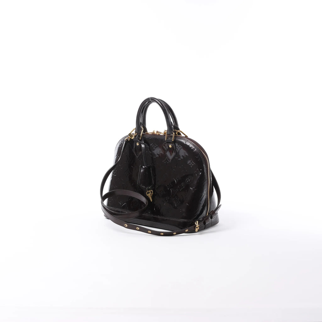 Louis Vuitton Alma MM Vernis Leather 2 Way Handbag in Amarante M90024