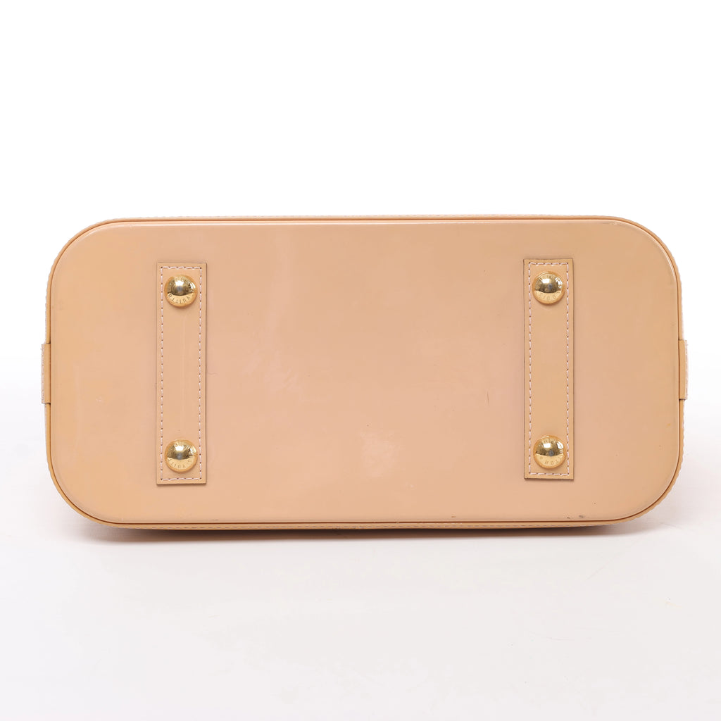 Louis Vuitton Alma PM Vernis Handbag in Beige M90170