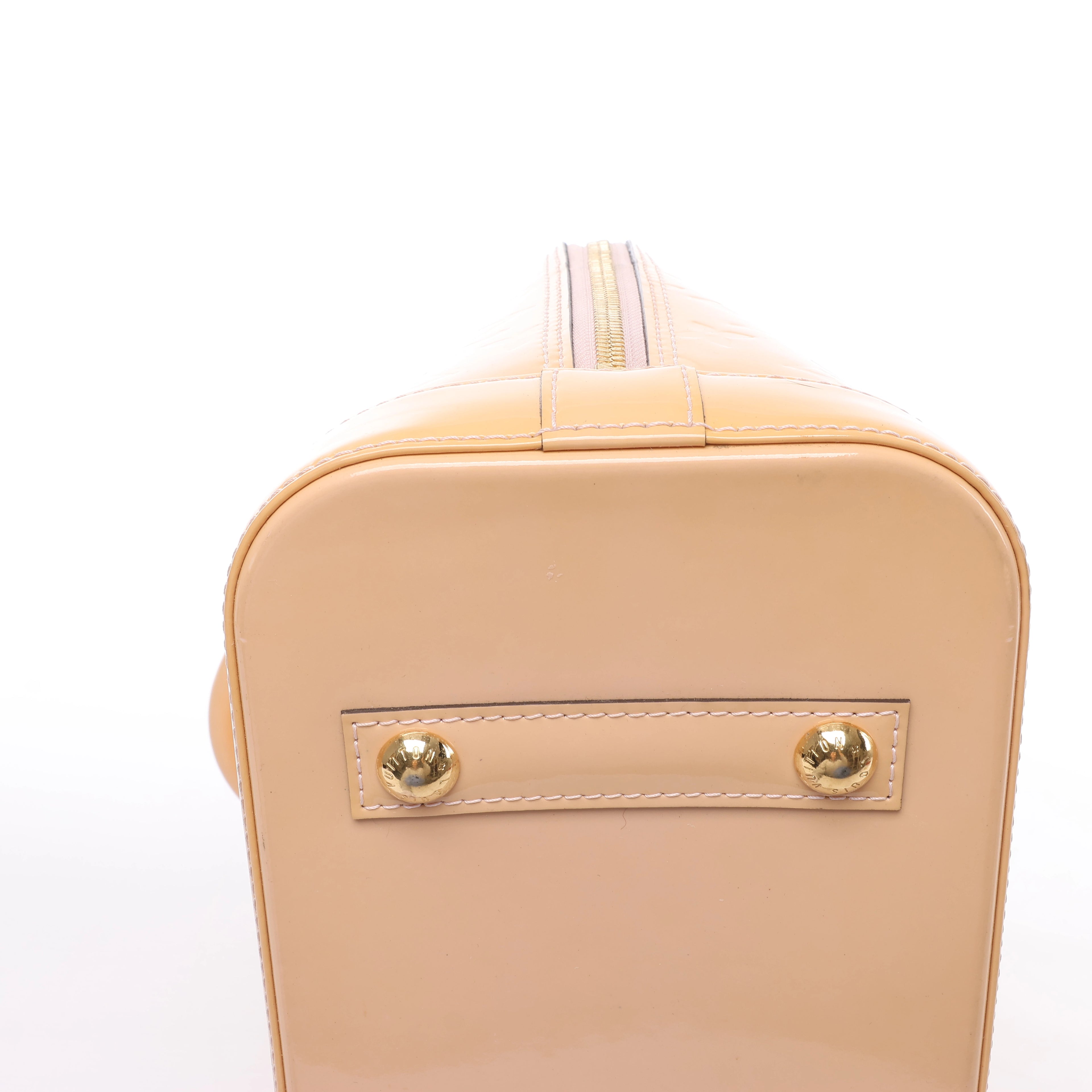 Louis Vuitton Alma PM Vernis Handbag in Beige M90170