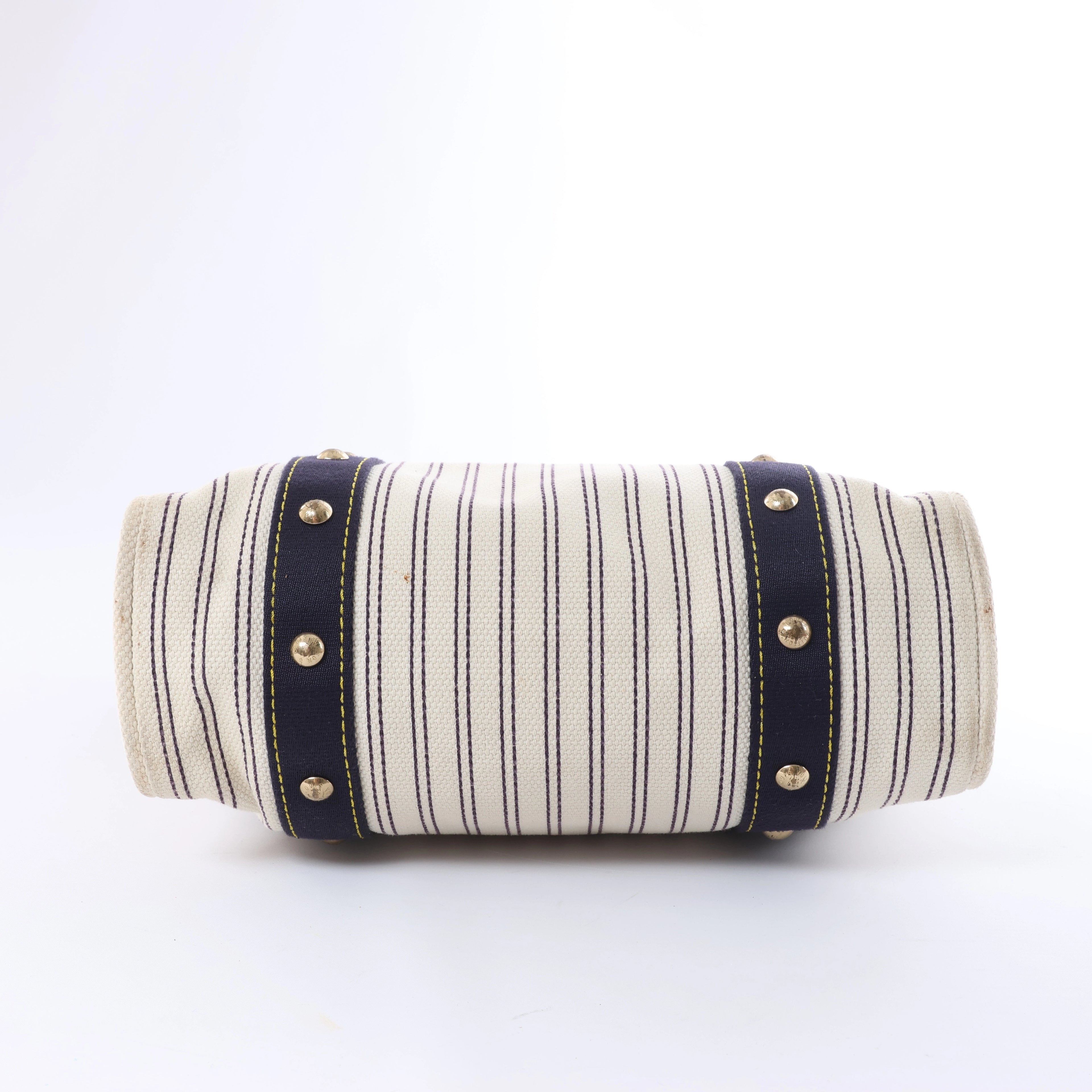 Bolso de hombro LockMe de Louis Vuitton en negro