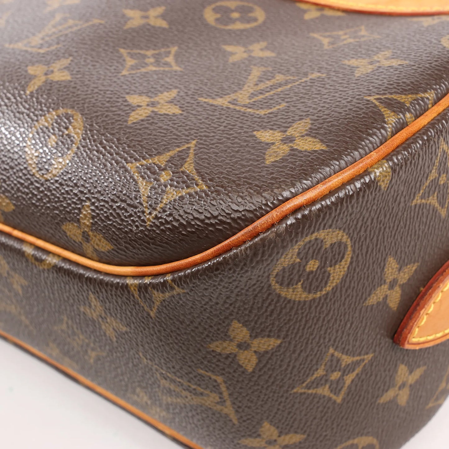 Louis Vuitton Monogram Canvas Blois Crossbody Bag M51221
