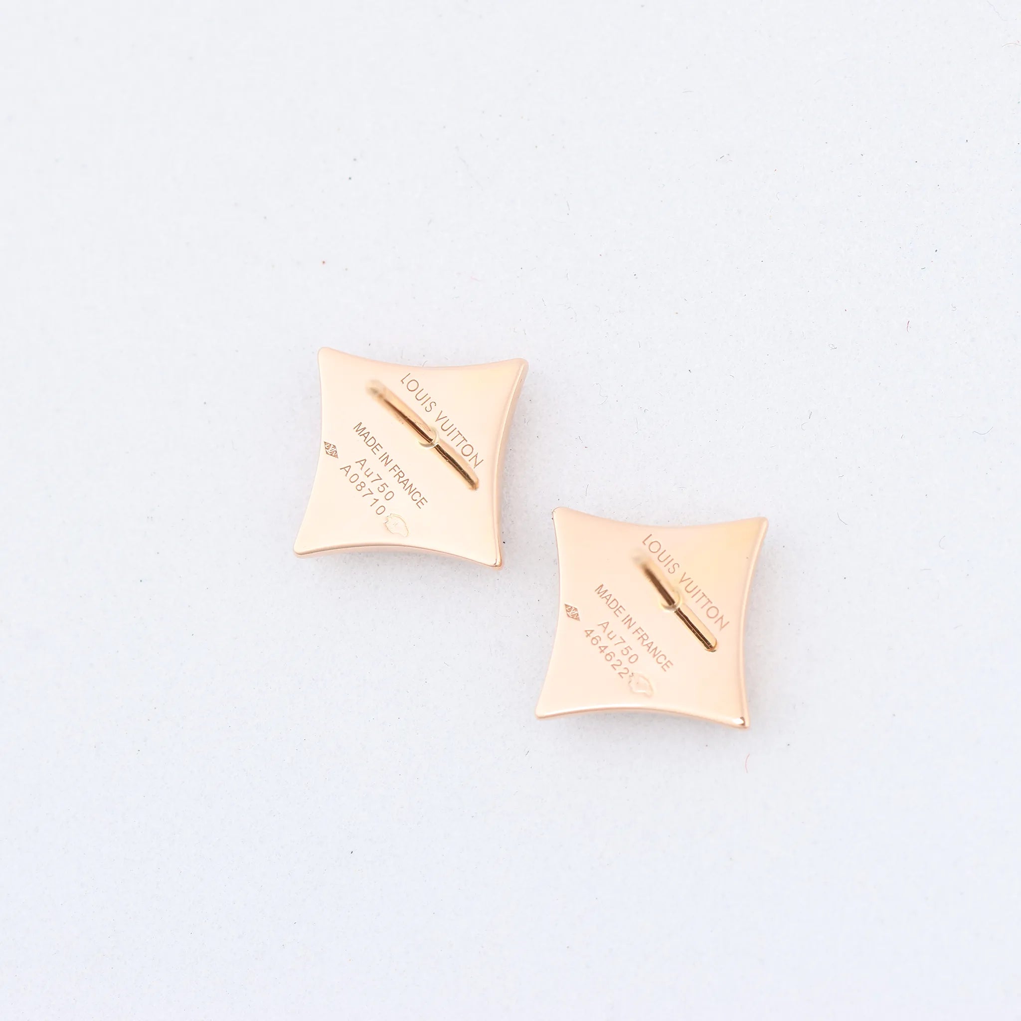 Louis Vuitton Blossom Puz Star Nakre Shells Earrings 750(PG) 3.7g 464622 A08710