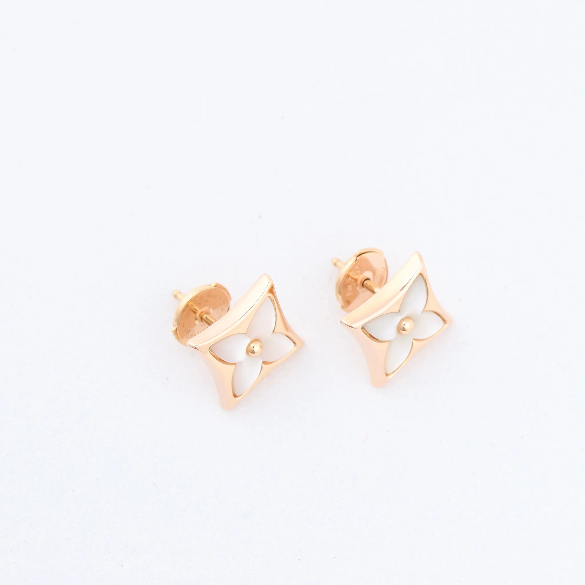 Louis Vuitton Blossom Puz Star Nakre Shells Earrings 750(PG) 3.7g 464622 A08710